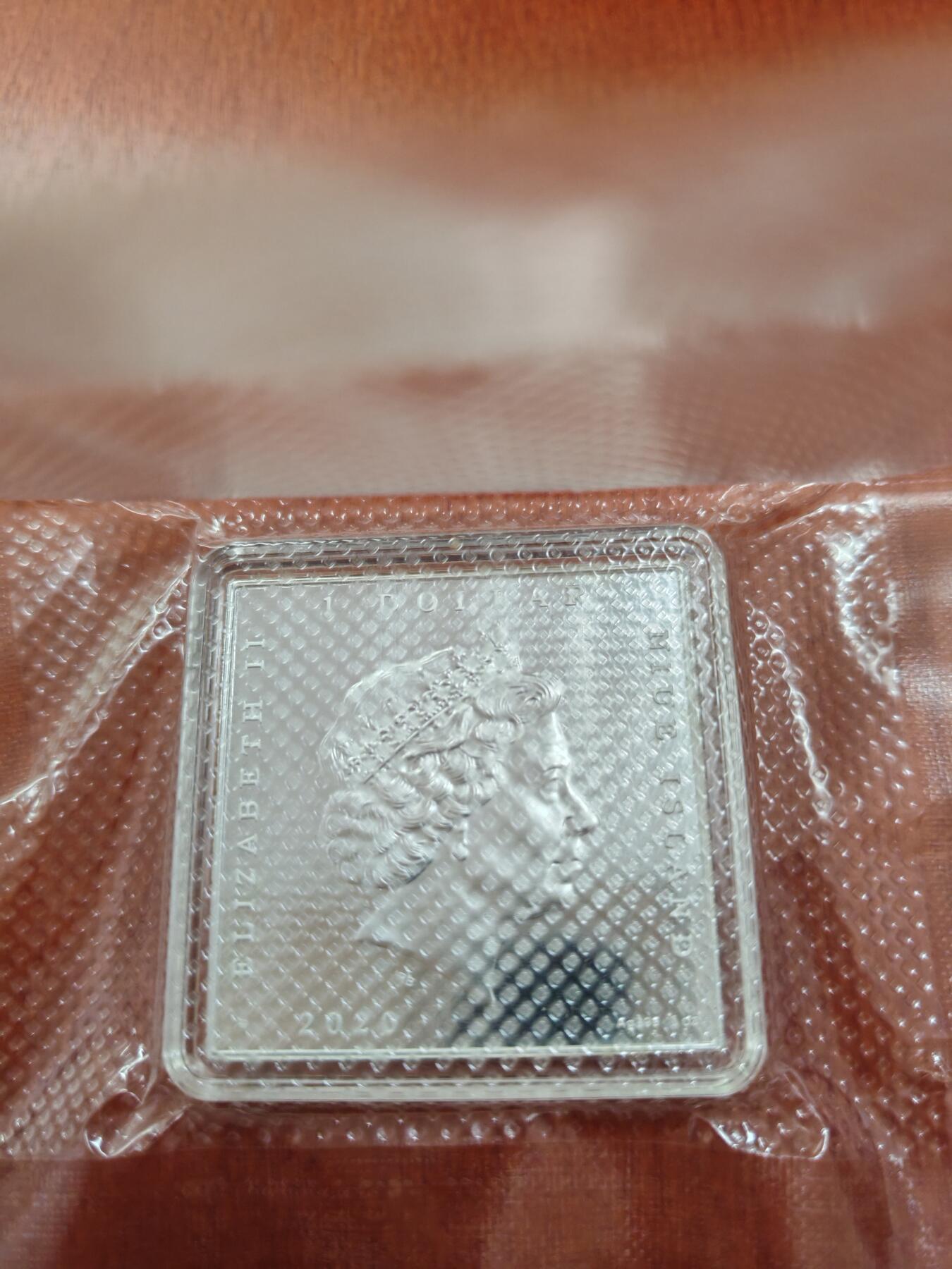长老汇龙年精选第十二场拍卖（满分进行曲） 2020纽埃世界名画系列之受惊吓的天鹅1盎司1元彩色精制银币，盒证全，发行价650元