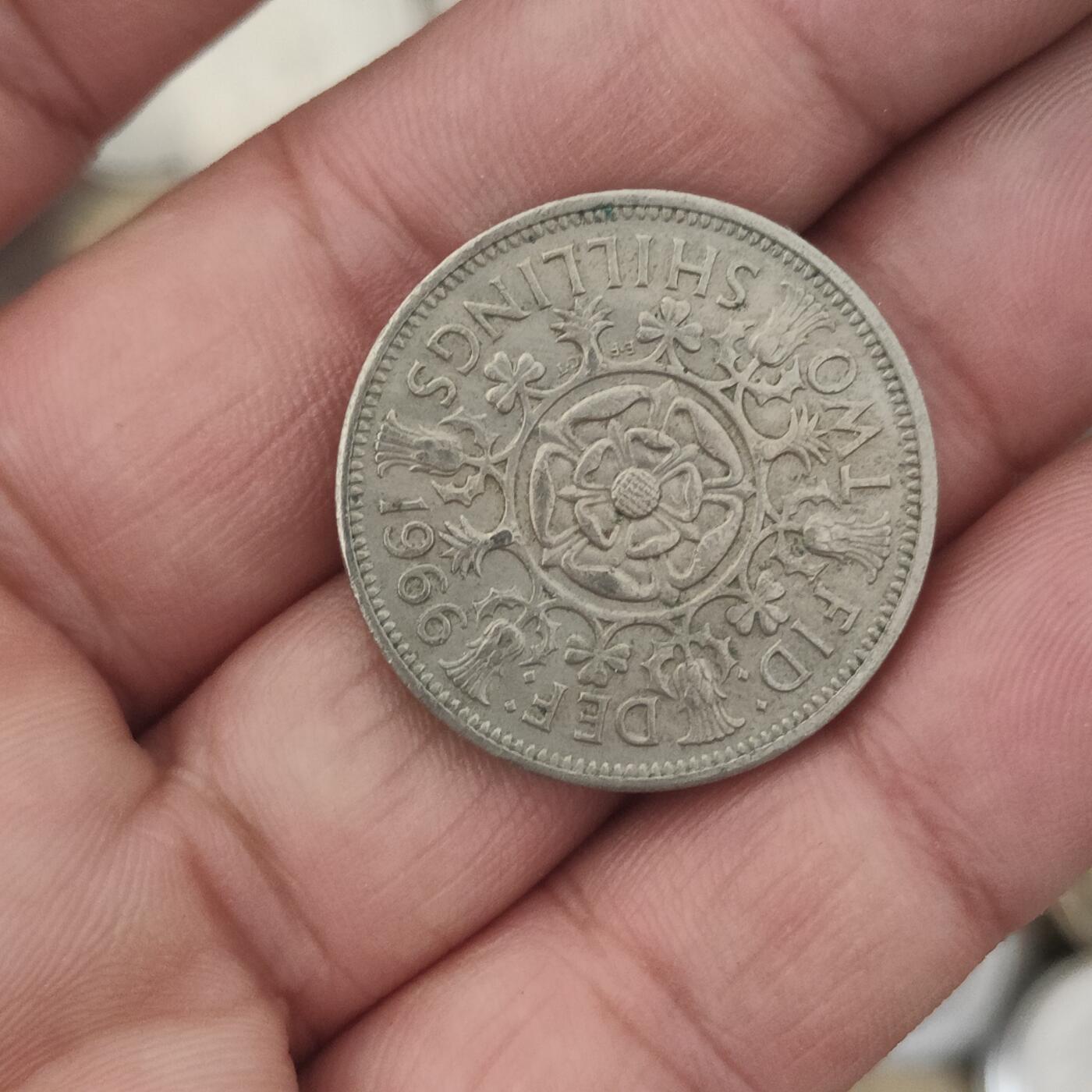 英雄古币捡漏专场第一期无押金可累计捡漏，全场50包邮，偏远地区除外。 英国二先例。