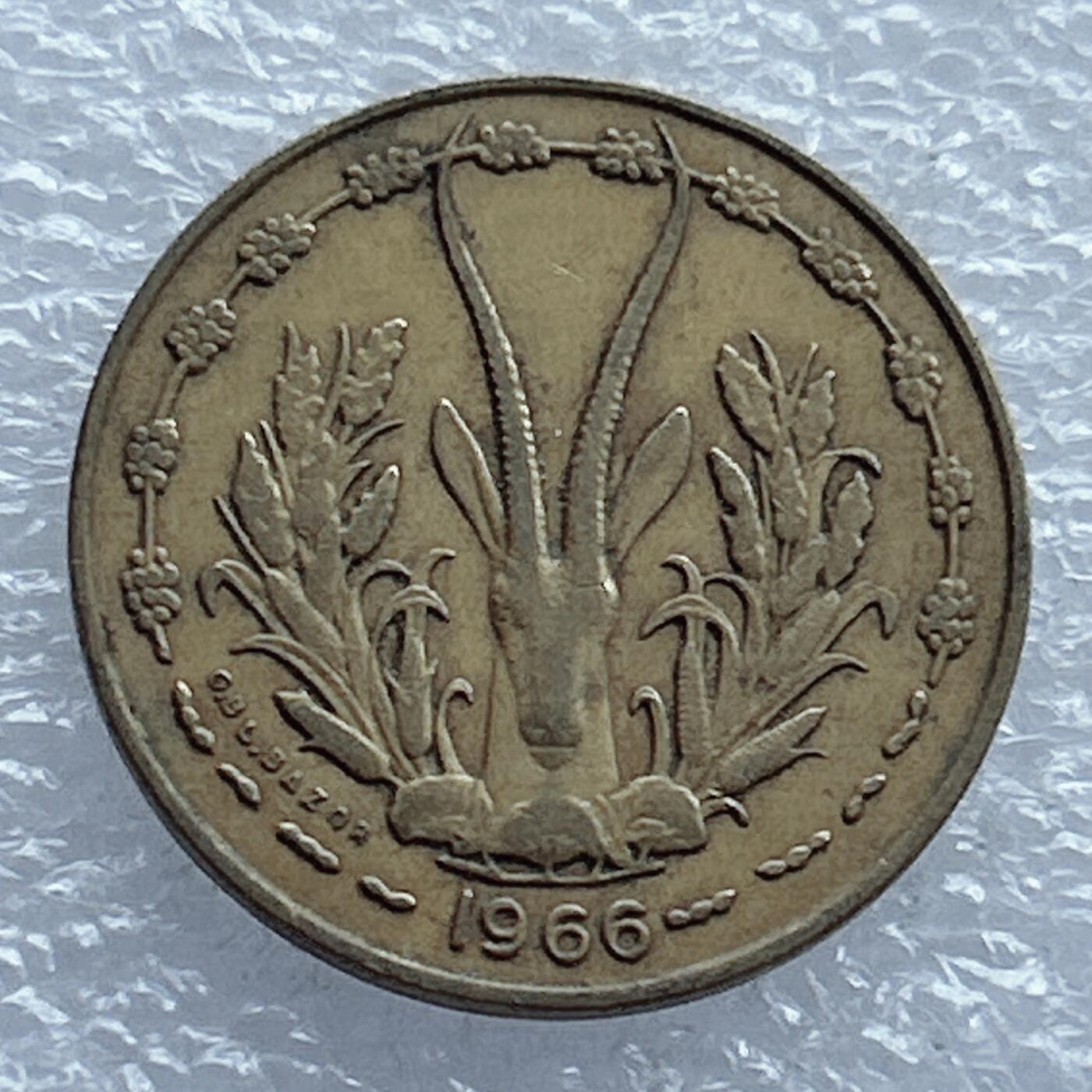 第一海外回流一元起拍收藏 散币专场 第104期 西非1966年10法郎铜币