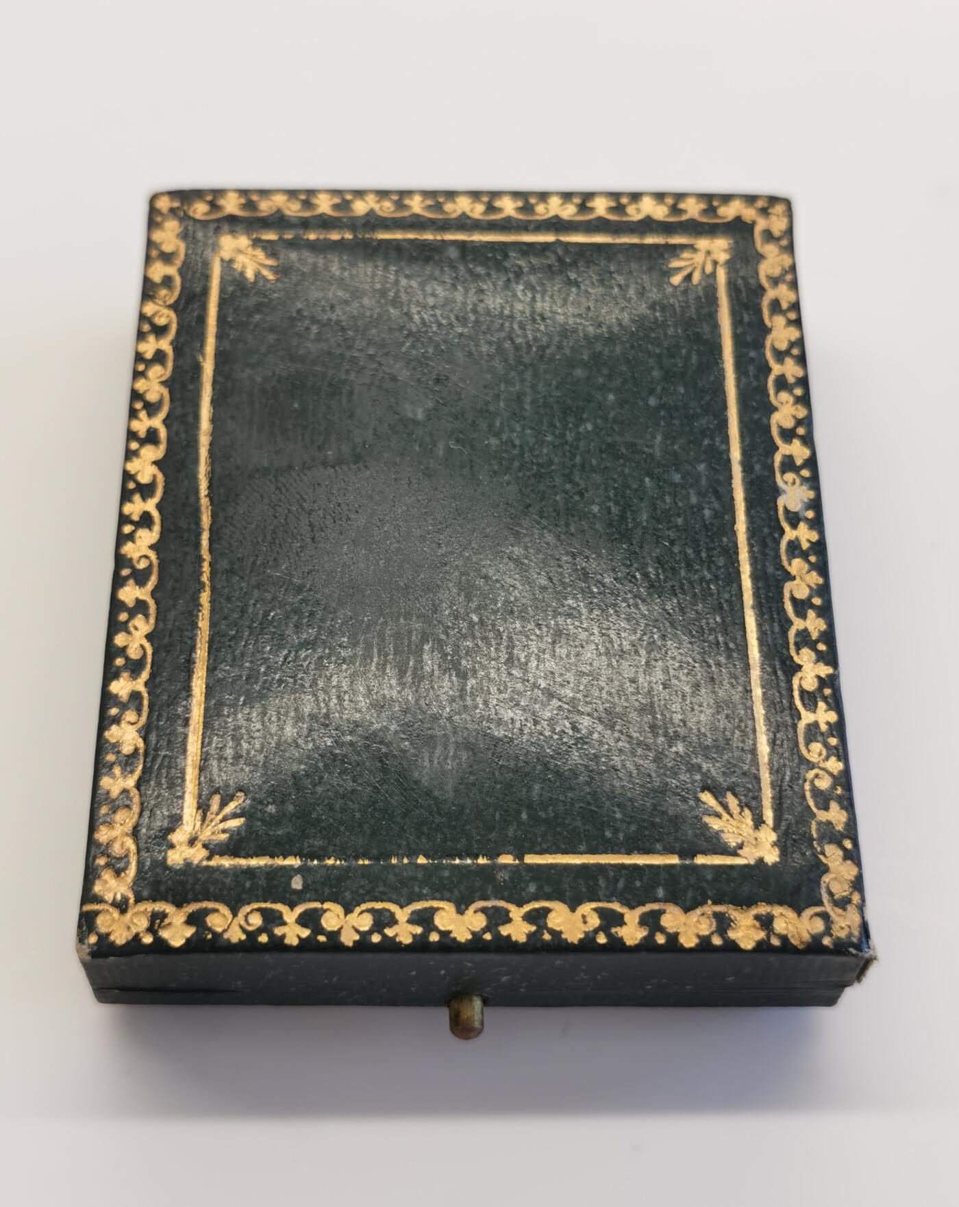 博洋堂“夏光旖旎”7月精品专场暨第085期（全场包邮） 1900年法国巴黎世博会镀银铜章（原盒），F.Vernon作品，60*42mm，53.4g，边铭丰饶角+BRONZE