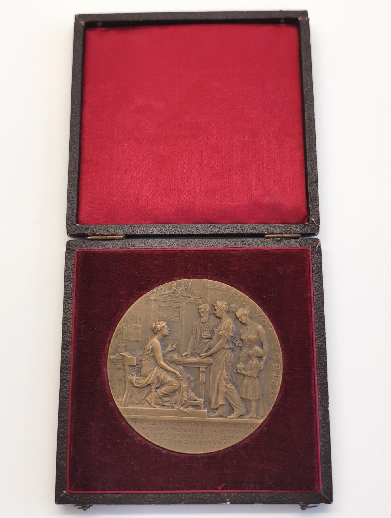 博洋堂“夏光旖旎”7月精品专场暨第085期（全场包邮） 1897年法国储蓄银行铜章（原盒），帕蒂（Patey）作品，直径72mm，156.7g，边铭丰饶角+BRONZE