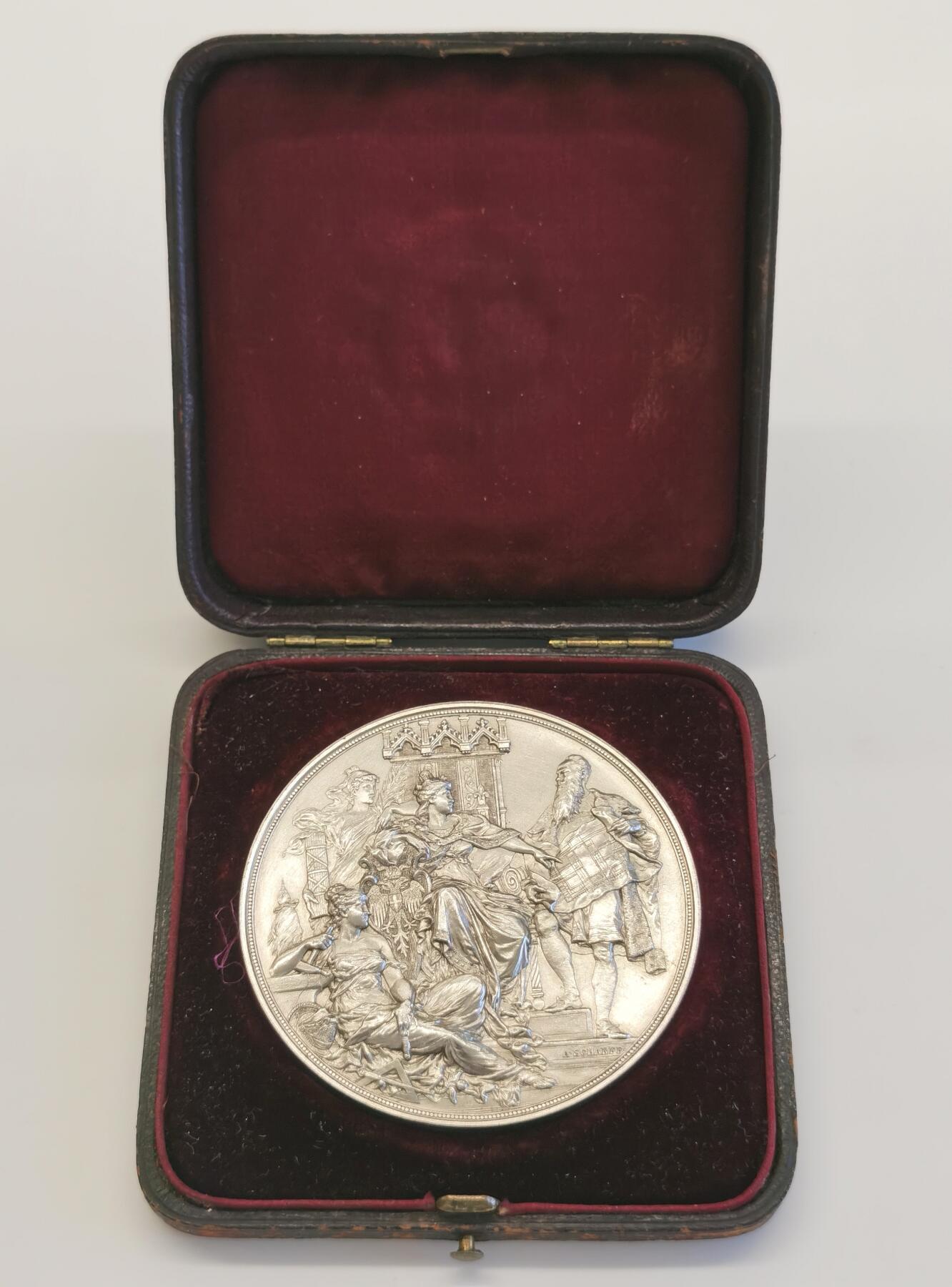 博洋堂“夏光旖旎”7月精品专场暨第085期（全场包邮） 1883年维也纳市政厅落成纪念章，镍银材质，直径72mm，好品原盒，非常难得