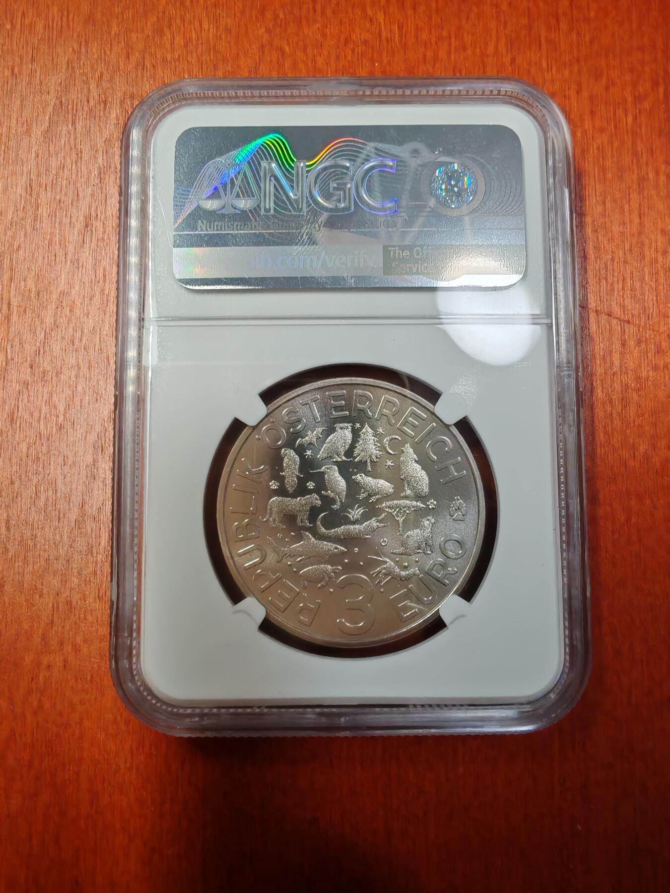 长老汇龙年精选第十三场拍卖 2019 奥地利水獭彩色发光金属币，NGC MS69，首期
