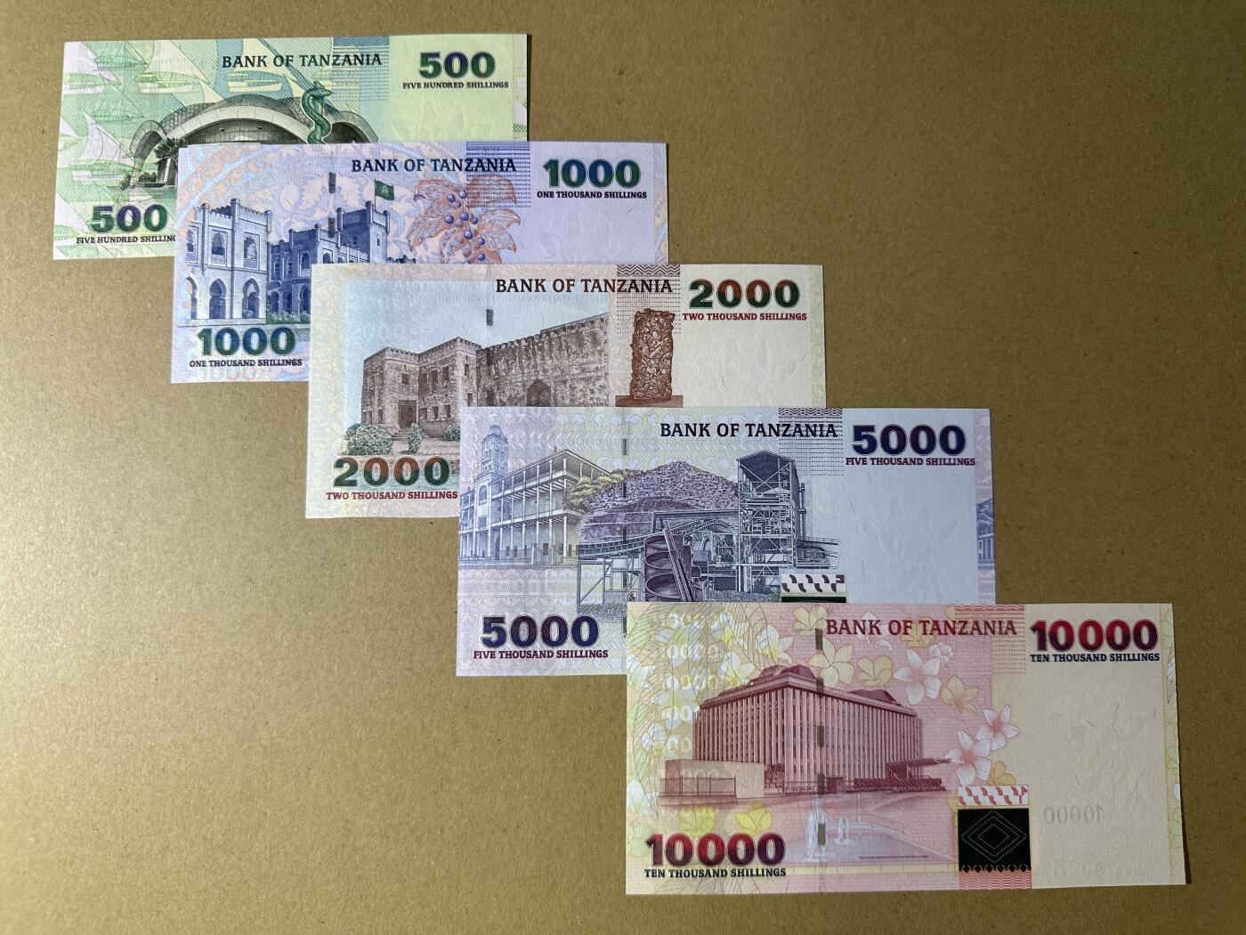 《张总收藏》160期-外币精品百拍周日场 坦桑尼亚500-10000先令全套5张 UNC 2003年 全程无4