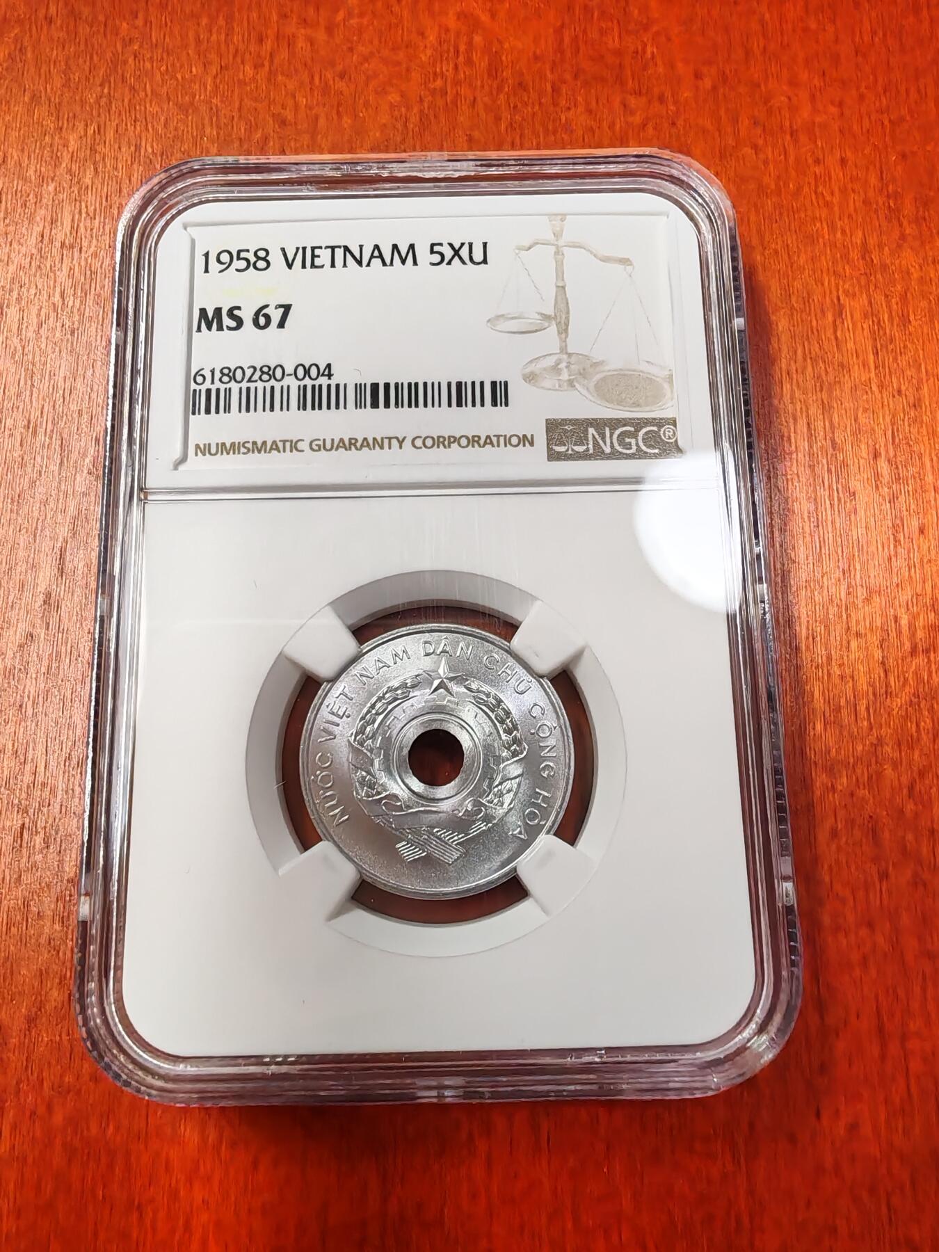 长老汇龙年精选第十三场拍卖 1958 越南5苏中孔铝币，NGC MS67，8枚并列冠军之一