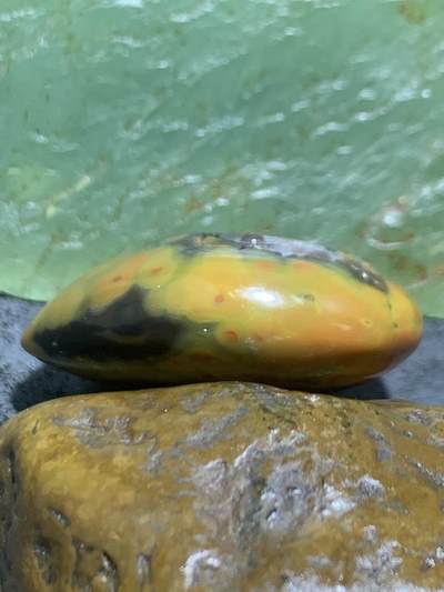 精美亚光战国红玛瑙手工俏色巧雕石破惊天灵猴吊坠一个， 精美亚光战国红玛瑙手工俏色巧雕石破惊天灵猴吊坠一个，