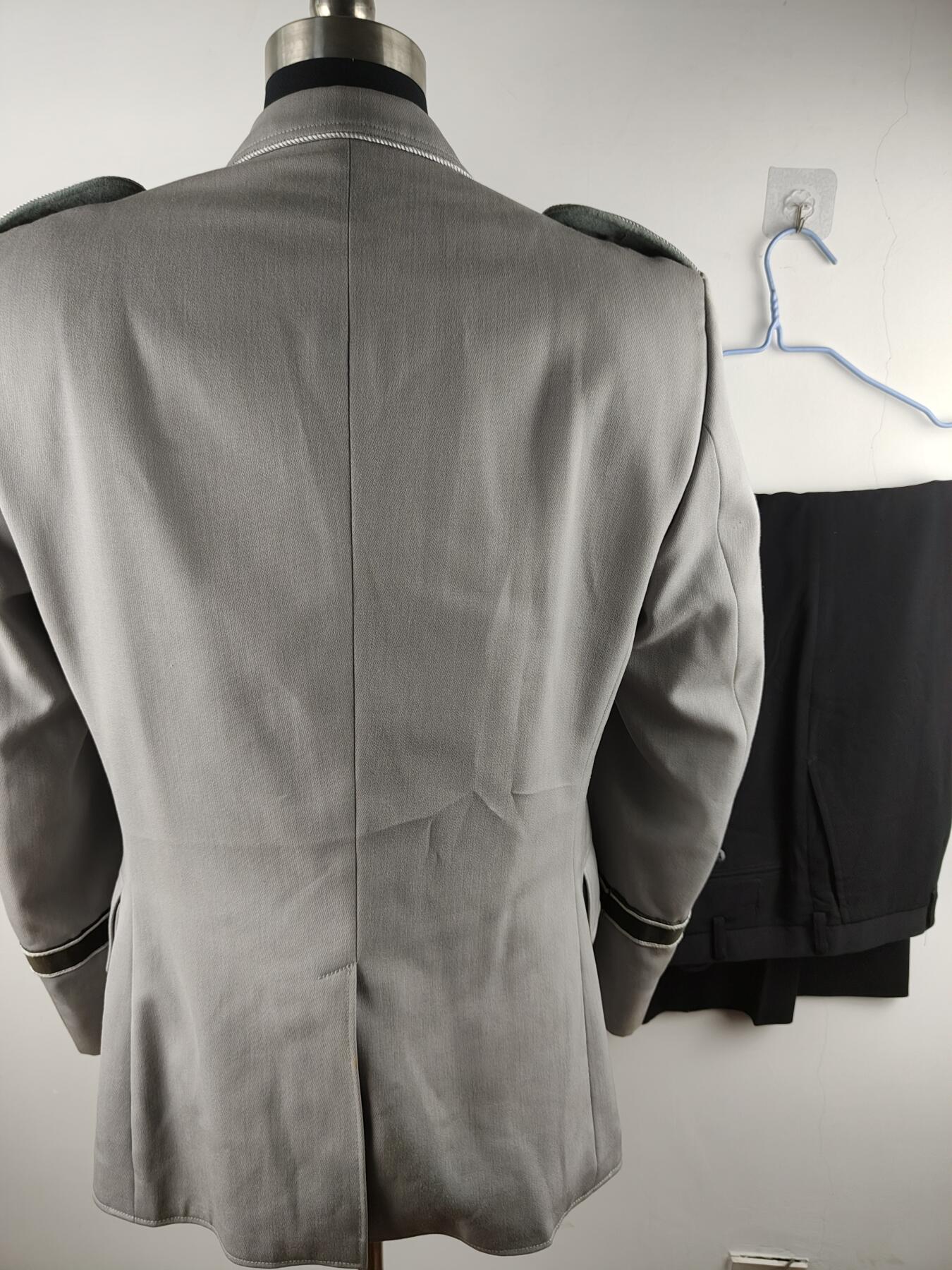 全场0元起拍 第178期 咸鱼国勋章拍卖专场 7月31日（周三）下午6：00开始 西德陆军陆航上尉 刺绣袖标常服一套 胸围102 肩宽44 衣长75 袖长60 腰围76 裤长97