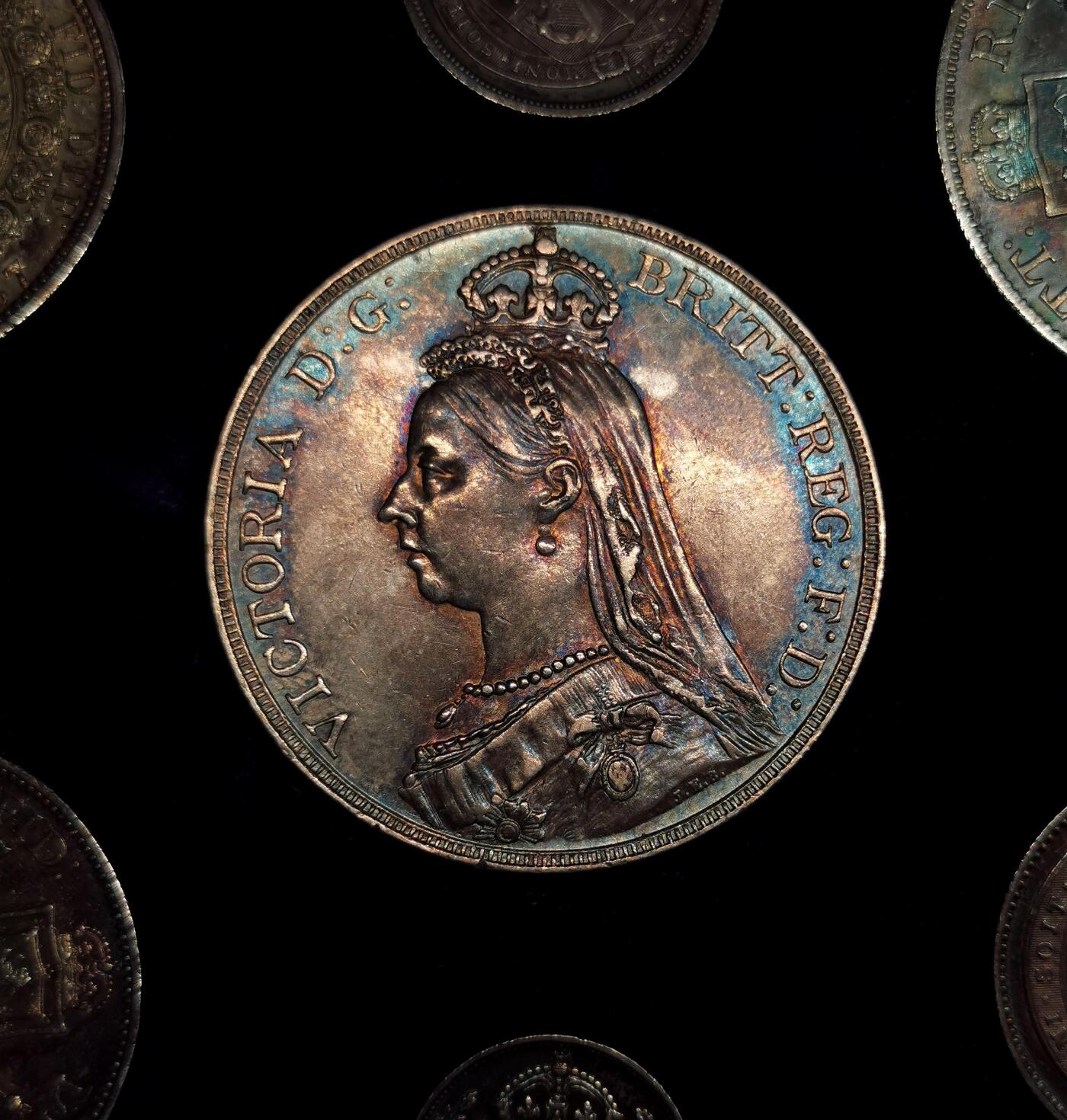 凡希社世界钱币微拍第二百七十八期 1887英国老维高冠流通版3d-Crown七枚套AU带后制盒