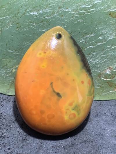 精美亚光战国红玛瑙手工俏色巧雕石破惊天灵猴吊坠一个， 精美亚光战国红玛瑙手工俏色巧雕石破惊天灵猴吊坠一个，