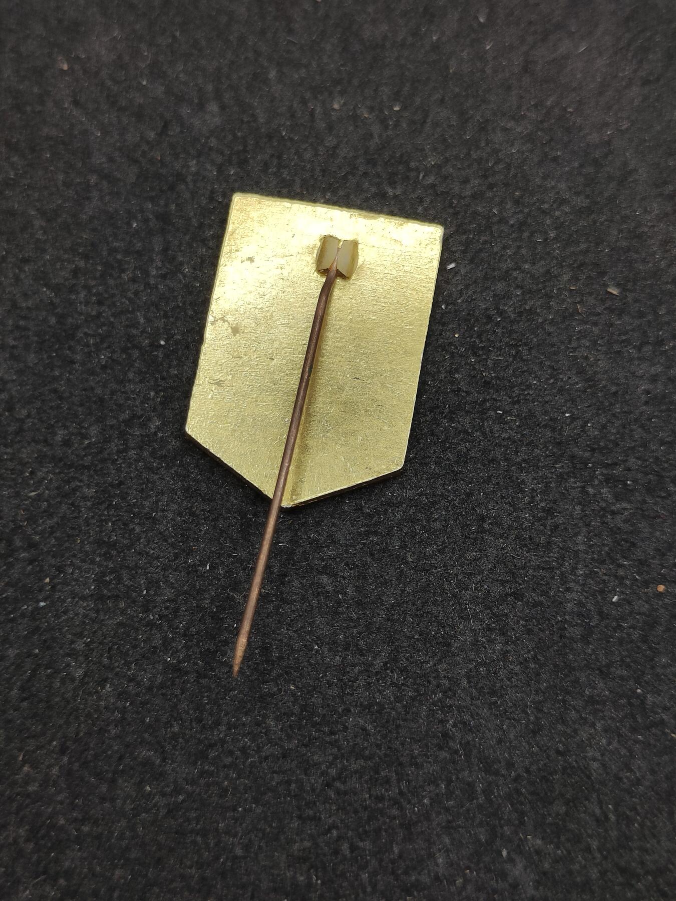 全场0元起拍 第178期 咸鱼国勋章拍卖专场 7月31日（周三）下午6：00开始 朝鲜证章