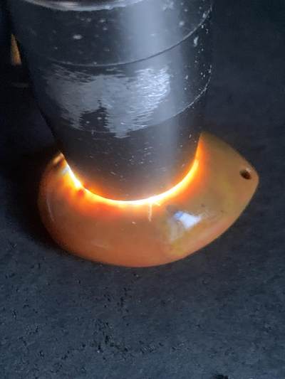 精美亚光战国红玛瑙手工俏色巧雕石破惊天灵猴吊坠一个， 精美亚光战国红玛瑙手工俏色巧雕石破惊天灵猴吊坠一个，