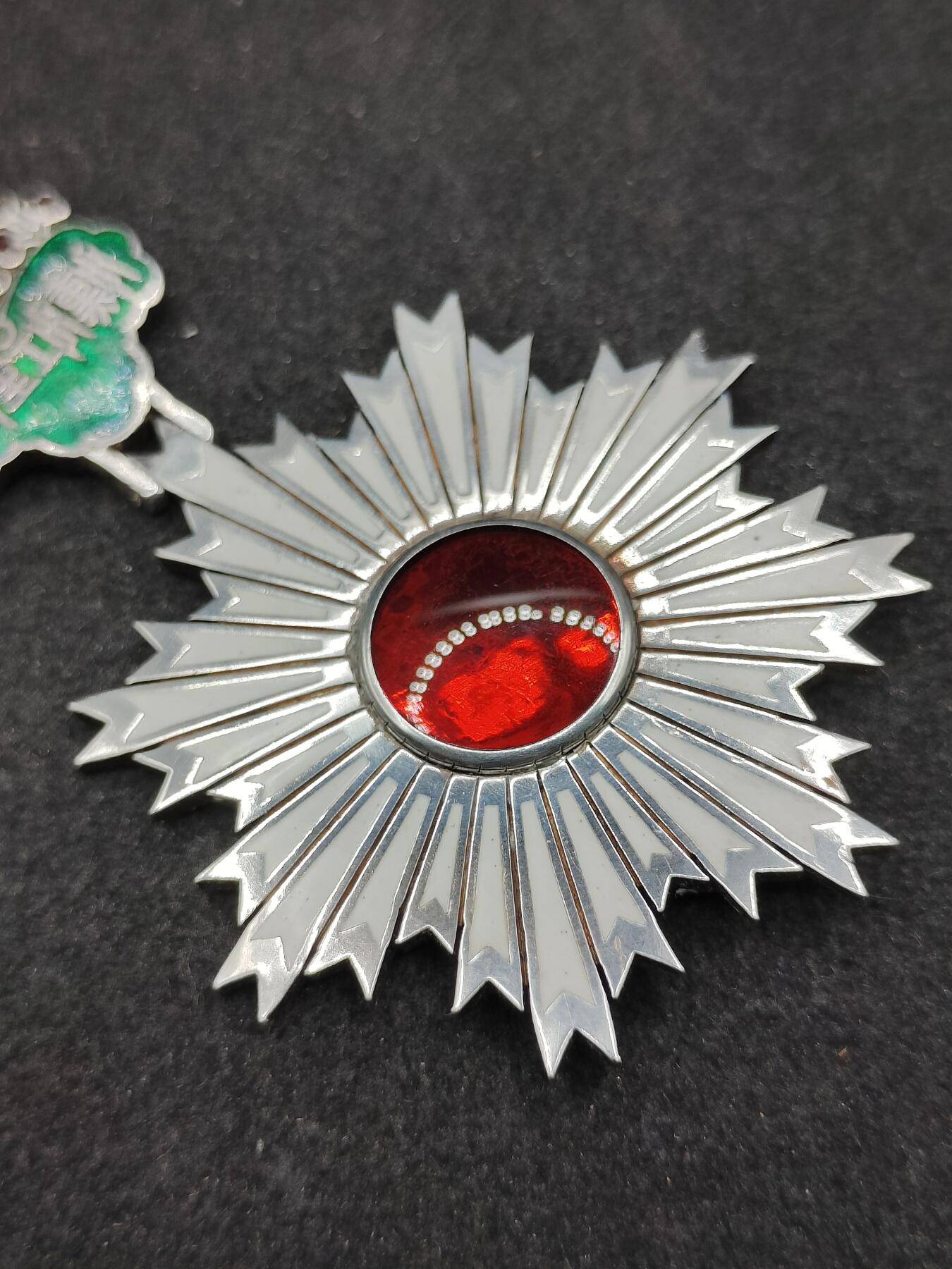 全场0元起拍 第178期 咸鱼国勋章拍卖专场 7月31日（周三）下午6：00开始 稀少 西南战争时期美品六等旭日章 内缩珐琅 绶带后配 银制