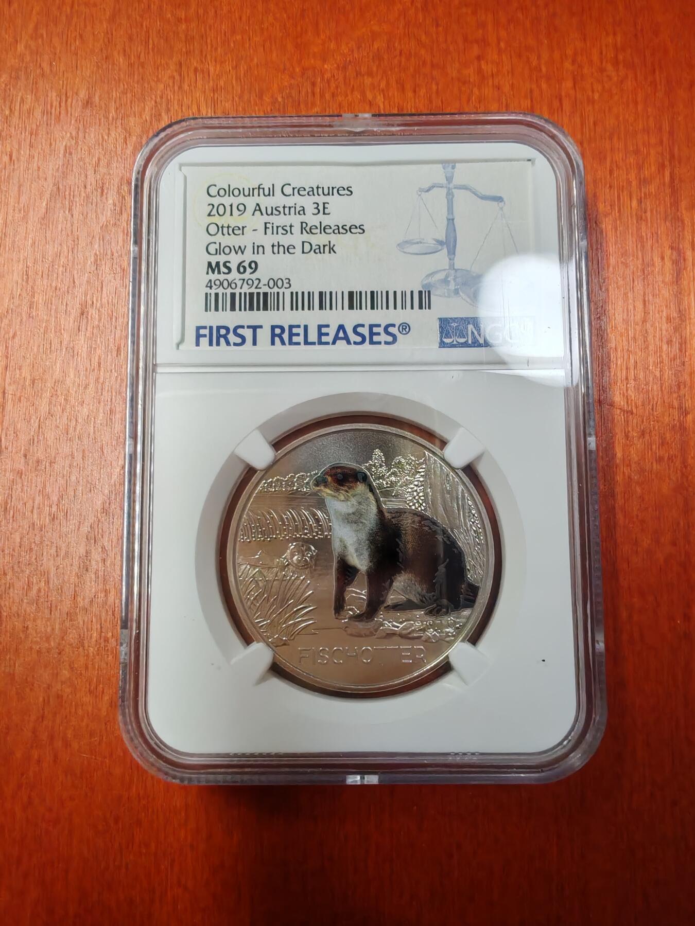 长老汇龙年精选第十三场拍卖 2019 奥地利水獭彩色发光金属币，NGC MS69，首期