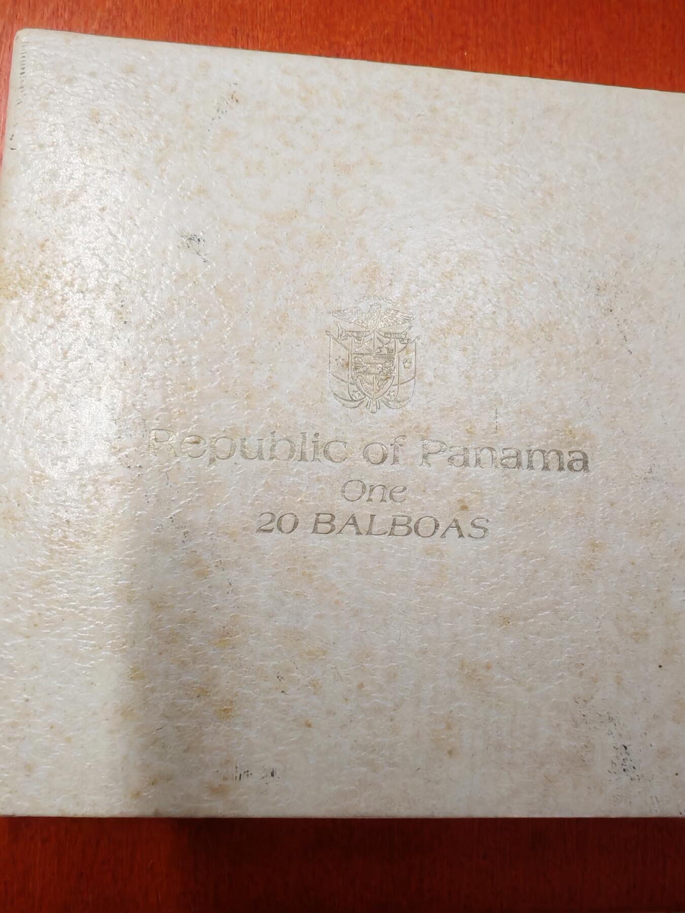 长老汇龙年精选第十三场拍卖 1974巴拿马西蒙·玻利瓦尔20巴伯亚精制大银币，原盒证，129.59克，61MM