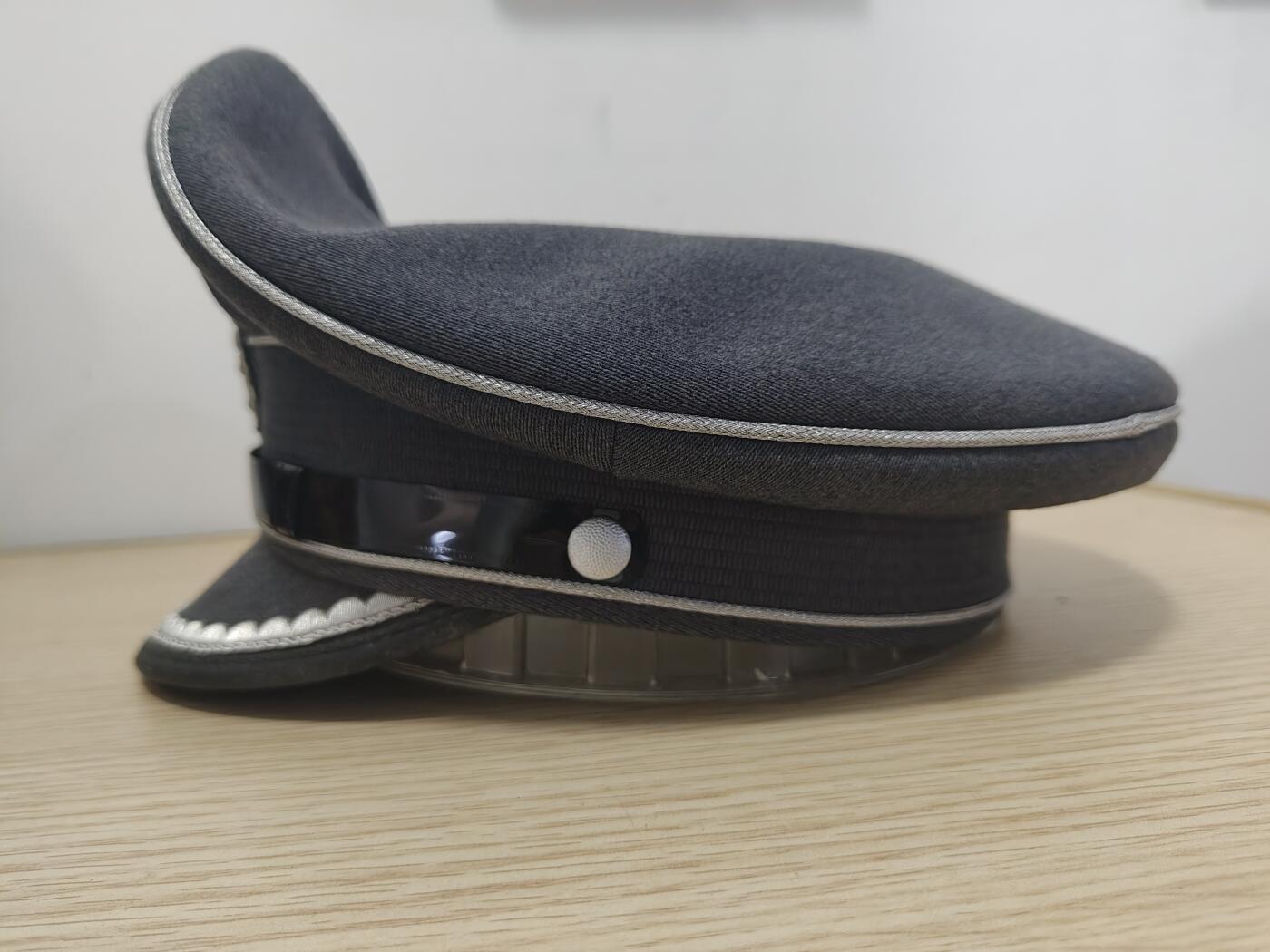 全场0元起拍 第178期 咸鱼国勋章拍卖专场 7月31日（周三）下午6：00开始 西德早期深色尉官大檐帽 58CM