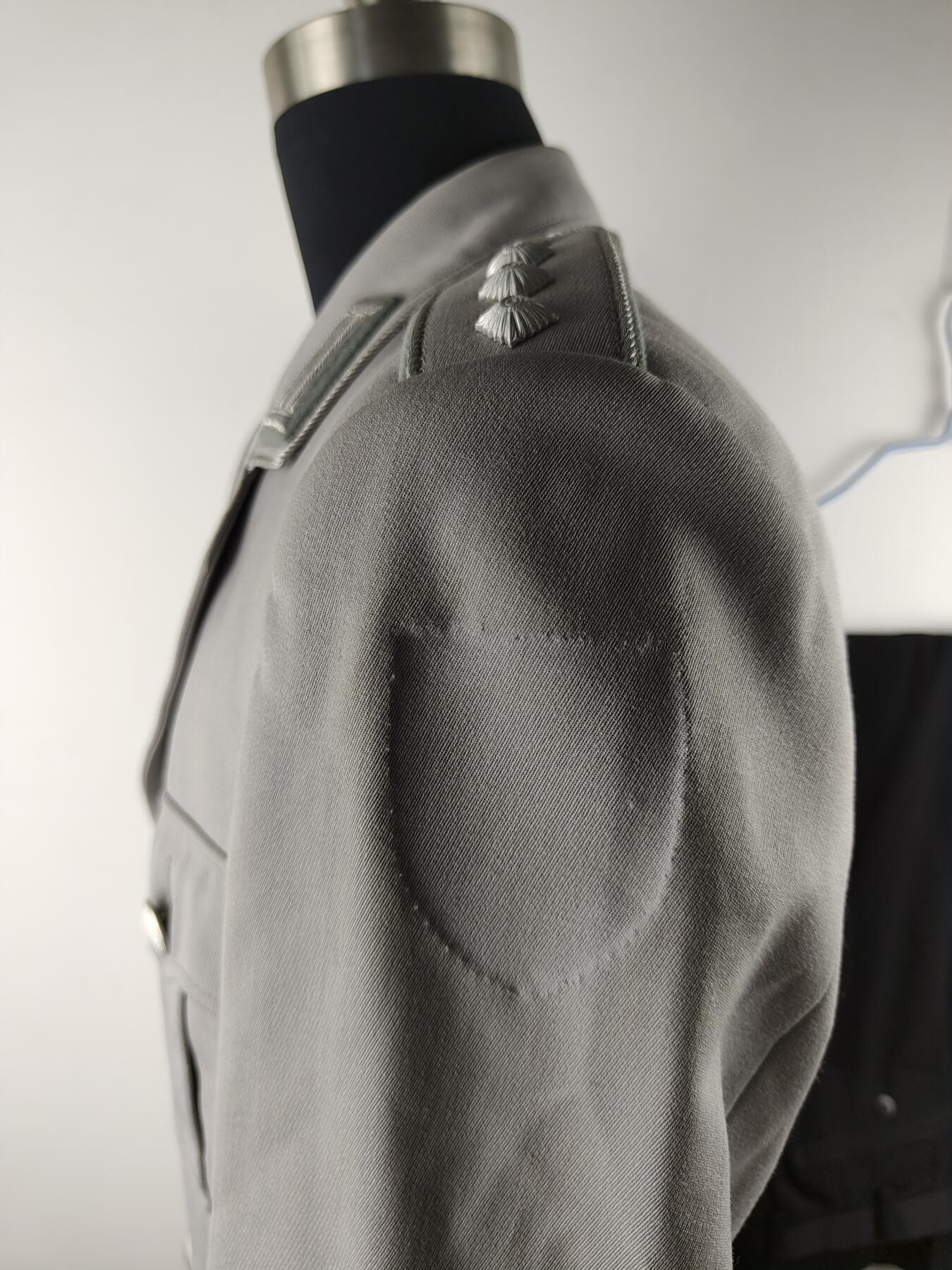 全场0元起拍 第178期 咸鱼国勋章拍卖专场 7月31日（周三）下午6：00开始 西德陆军陆航上尉 刺绣袖标常服一套 胸围102 肩宽44 衣长75 袖长60 腰围76 裤长97