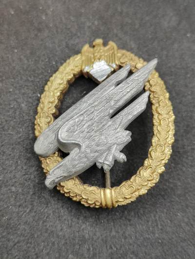 全场0元起拍 第178期 咸鱼国勋章拍卖专场 7月31日（周三）下午6：00开始 - 原品德3，57磨标版 空降猎兵章