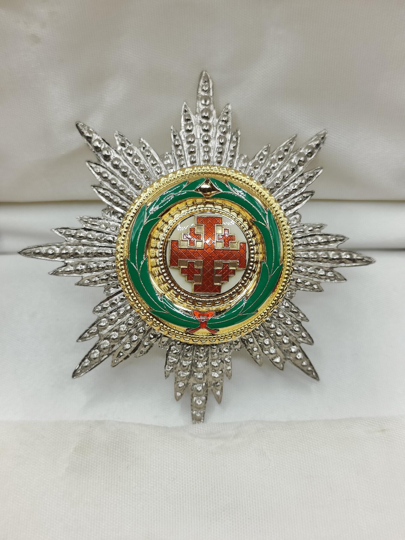 全场0元起拍 第178期 咸鱼国勋章拍卖专场 7月31日（周三）下午6：00开始 梵蒂冈教皇国聖墓骑士团大十字级星芒章 带盒