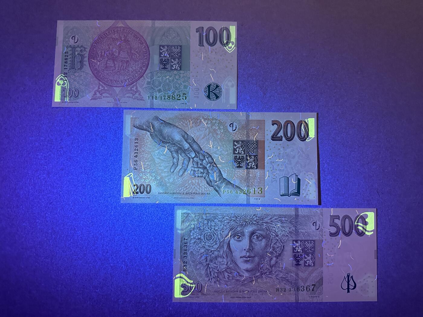 《张总收藏》160期-外币精品百拍周日场 捷克100、200、500克朗3张 UNC