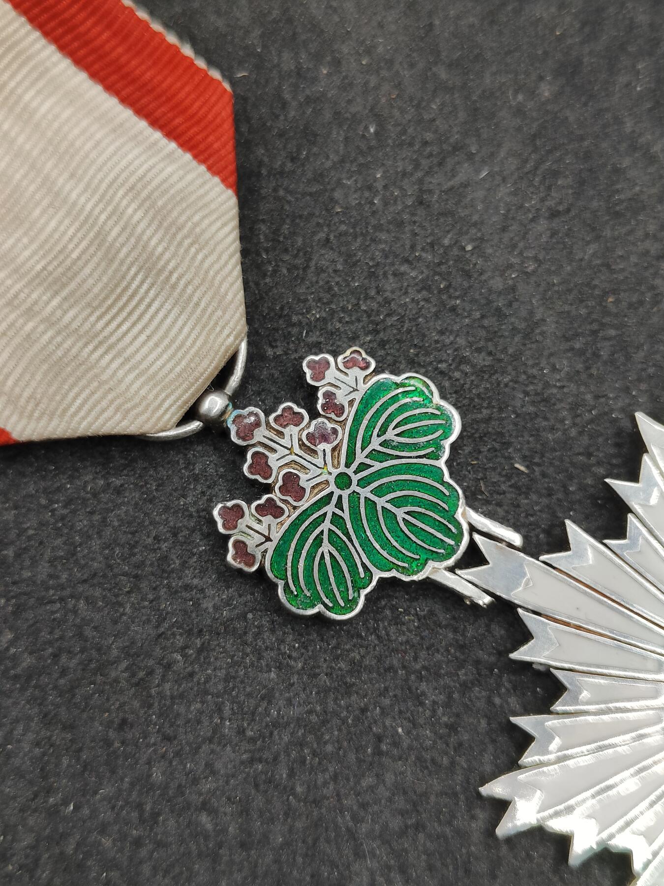 全场0元起拍 第178期 咸鱼国勋章拍卖专场 7月31日（周三）下午6：00开始 稀少 西南战争时期美品六等旭日章 内缩珐琅 绶带后配 银制