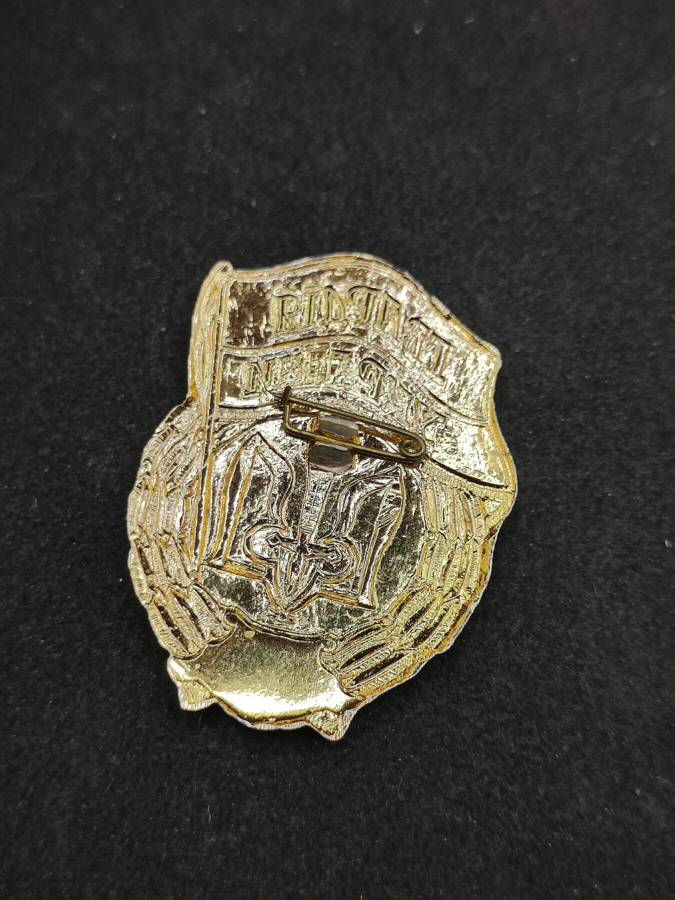 全场0元起拍 第178期 咸鱼国勋章拍卖专场 7月31日（周三）下午6：00开始 稀少乌克兰92版苏联样式近卫军证章