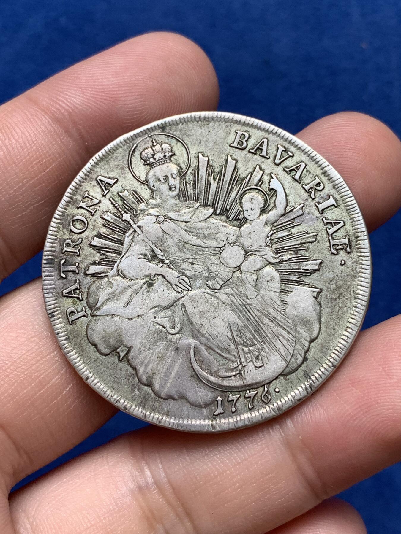 《竞宝斋》第292场- 周日，周一  2场连拍 （全场包邮） 德国1776年巴伐利亚抱婴1泰勒银币