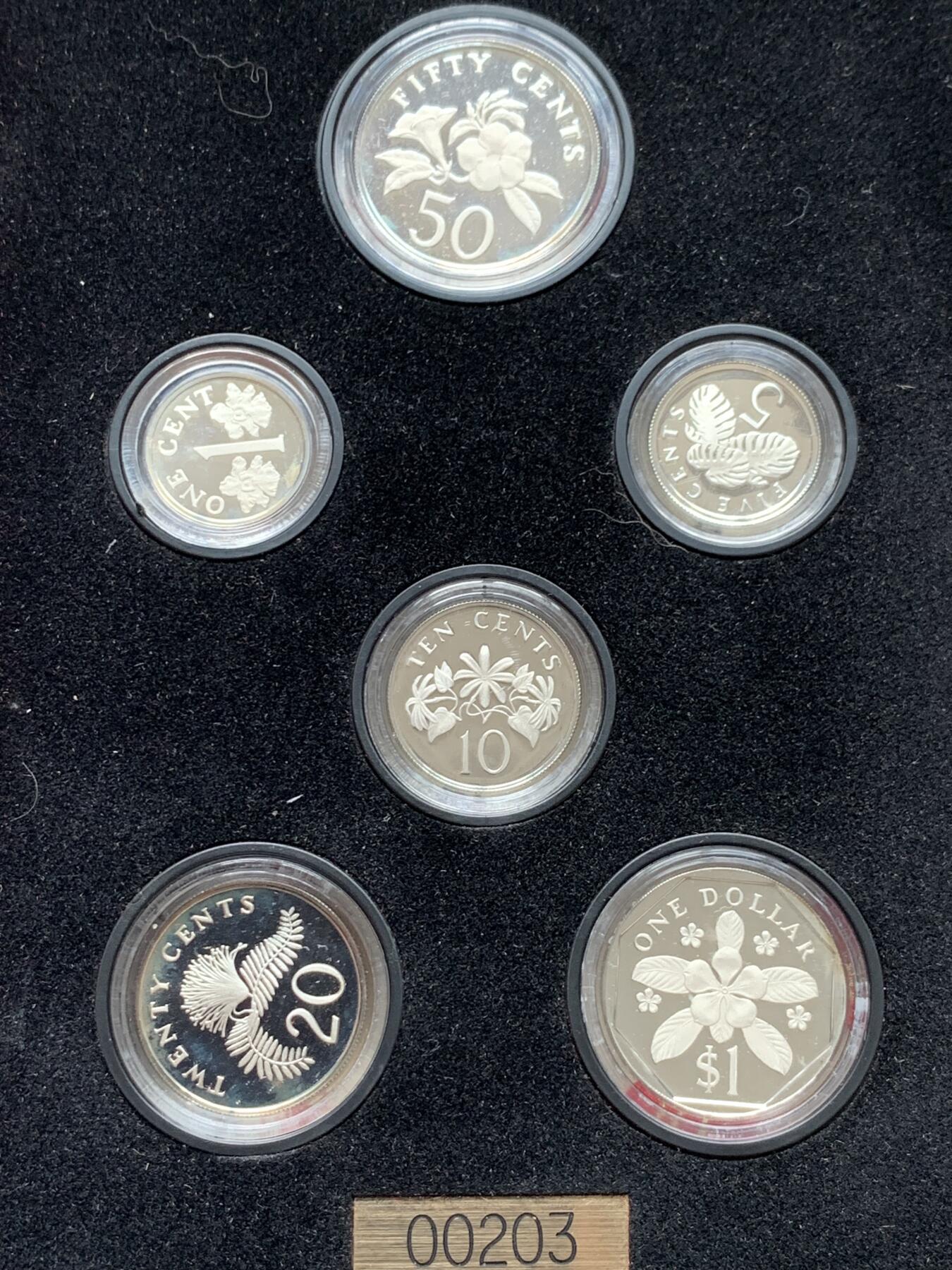 《竞宝斋》第292场- 周日，周一  2场连拍 （全场包邮） 新加坡1988年花卉精制银币套装一套六枚 早期出品 盒证齐全