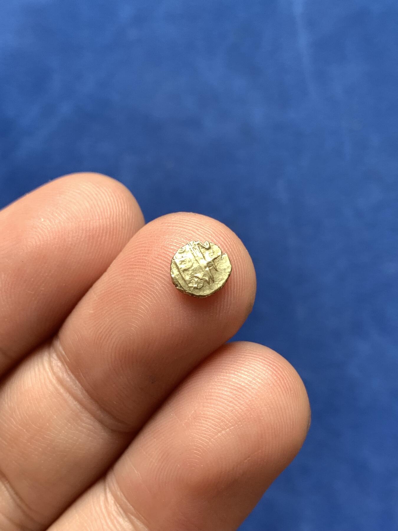 《竞宝斋》第292场- 周日，周一  2场连拍 （全场包邮） 古印度法兰小金币 最小金币 小金豆 适合镶嵌做首饰