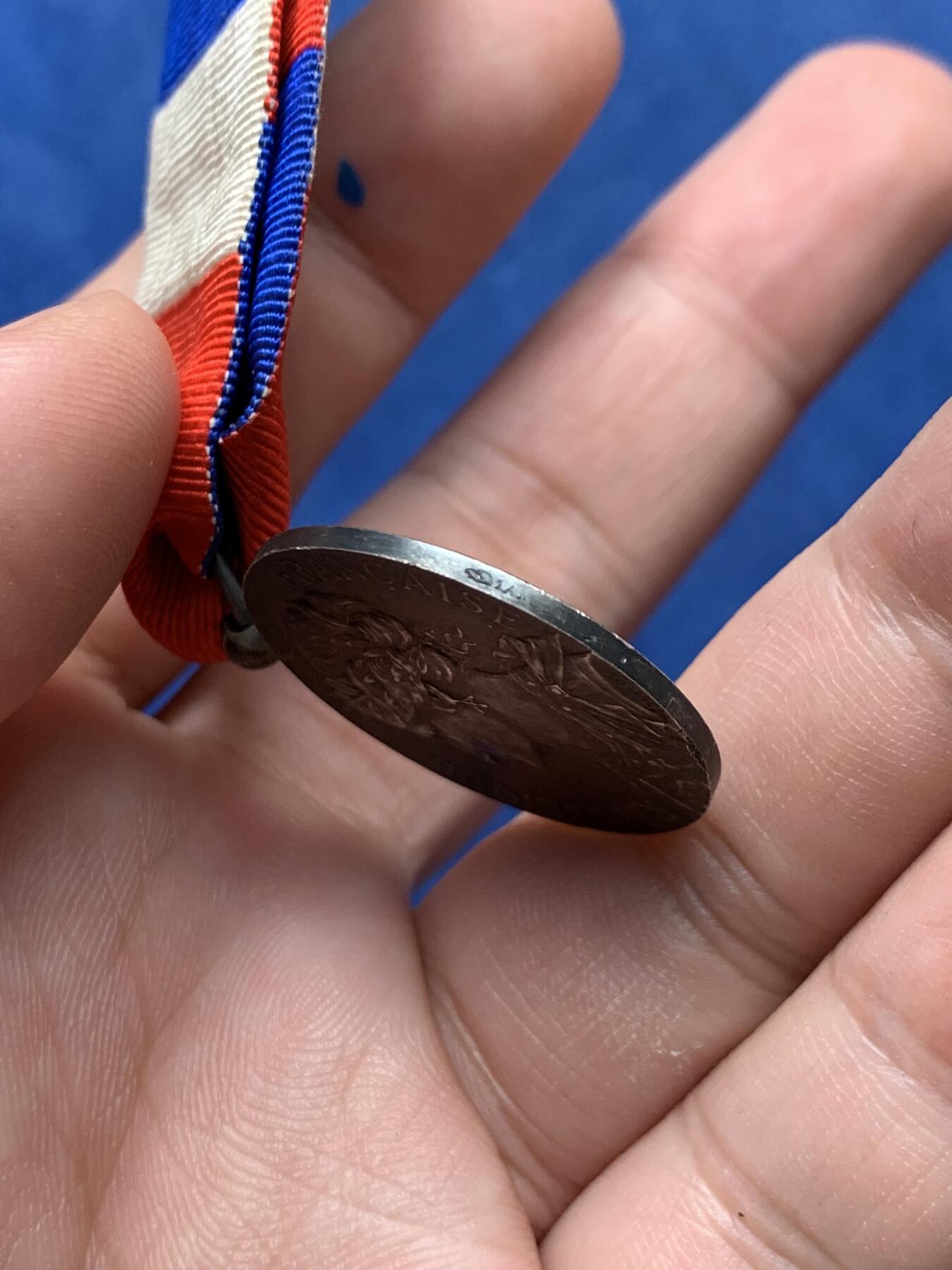 《竞宝斋》第292场- 周日，周一  2场连拍 （全场包邮） 荣誉勋章 劳动和社会保障部1921年授予Mle V Volard的法国银章