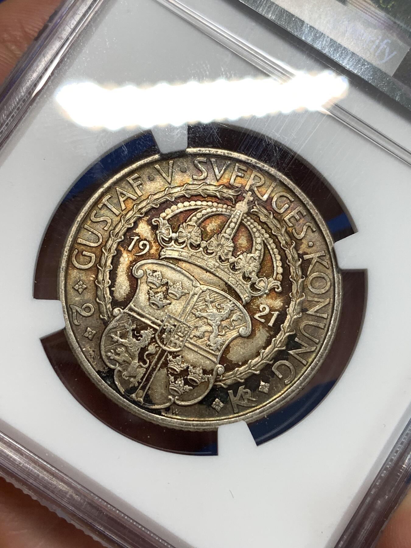 《竞宝斋》第292场- 周日，周一  2场连拍 （全场包邮） NGC MS63 瑞典1921年政治自由400周年2克朗银币 五彩包浆