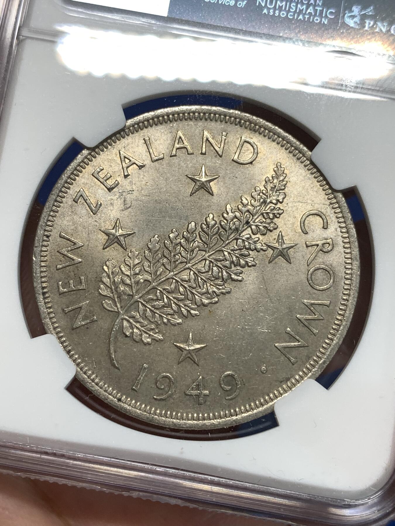 《竞宝斋》第292场- 周日，周一  2场连拍 （全场包邮） NGC UNC 新西兰1949年乔治六世克朗银币 原光好品