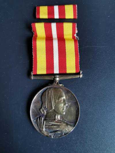 老王徽章第五十期 - 英国红十字会伦敦效率服务奖章   925银材质  带略，43.3g，实发版带边铭，多发于医护人员