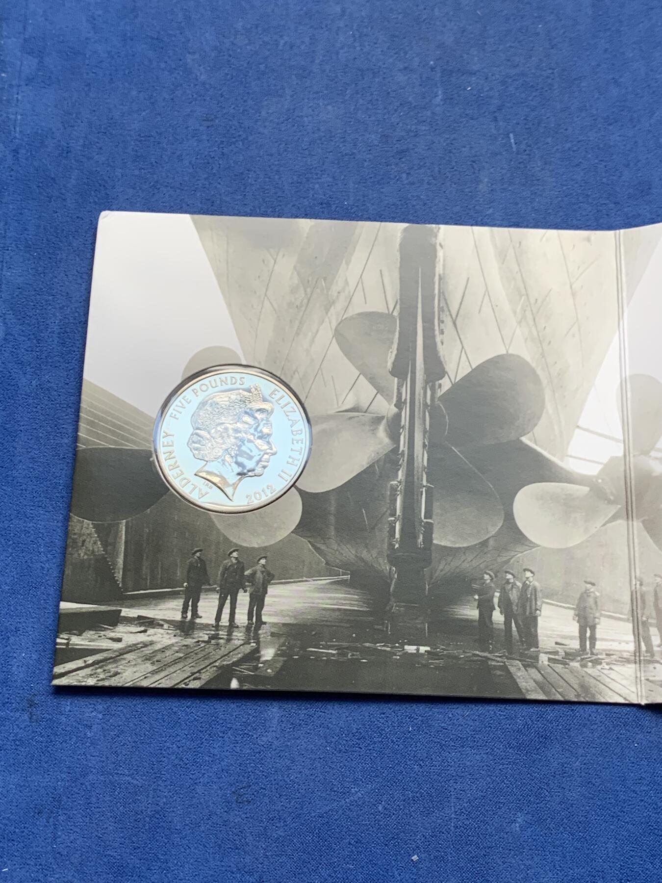 《竞宝斋》第292场- 周日，周一  2场连拍 （全场包邮） 英国皇家造币厂2012泰坦尼克号5英镑纪念币