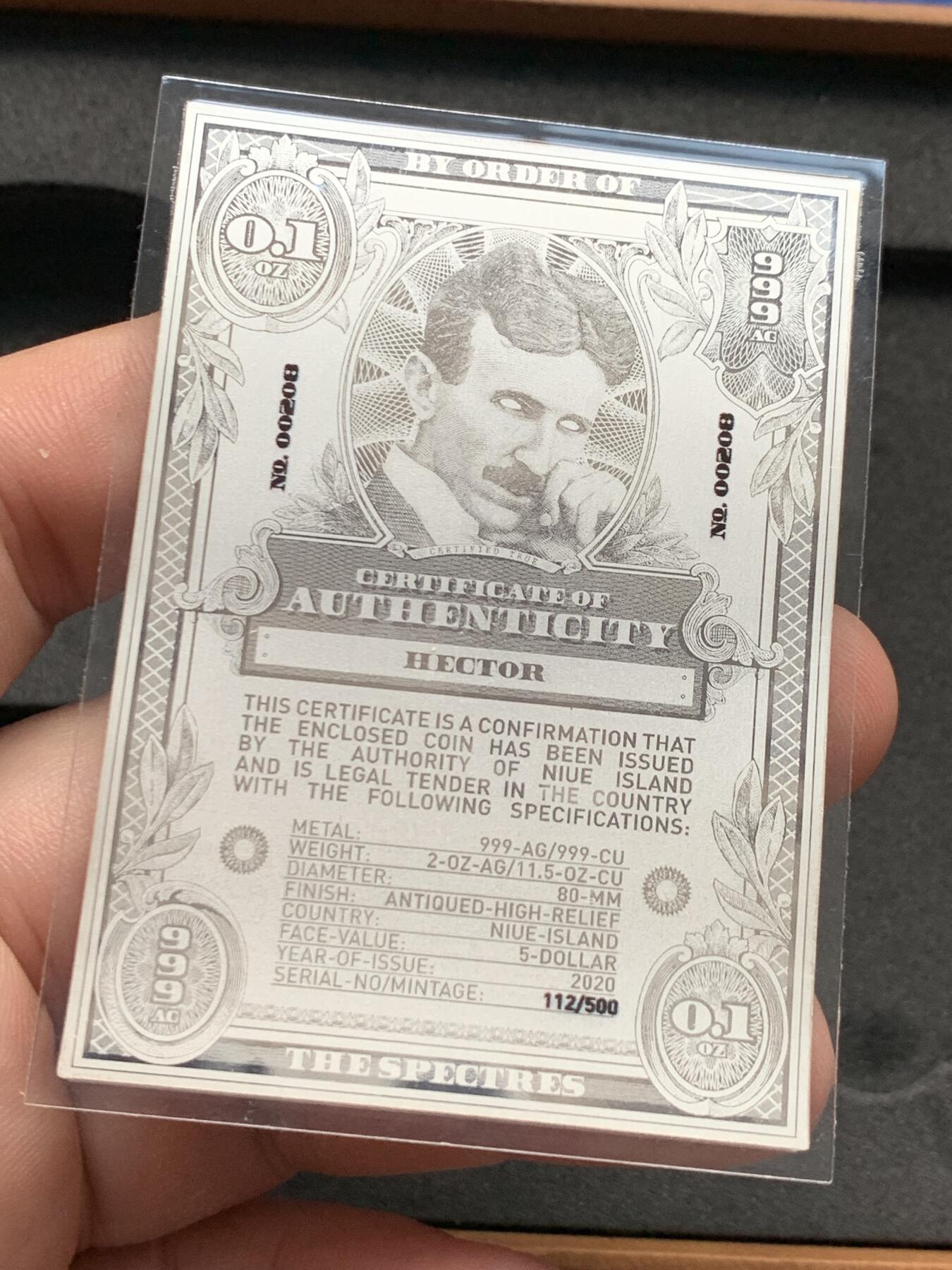 《竞宝斋》第292场- 周日，周一  2场连拍 （全场包邮） NGC MS70ANTIQUED 纽埃2020年5美元高浮雕仿古特大银铜币 特洛伊第一勇士“赫克特耳”，材质：2盎司999银+11.5盎司999铜（约：420克），直径80毫米，限量发型500枚，该枚为112号。冠军分（70分仅3枚），首期发行蓝标，盒证齐全，（证书为银章，0.1盎司银，约3余克）