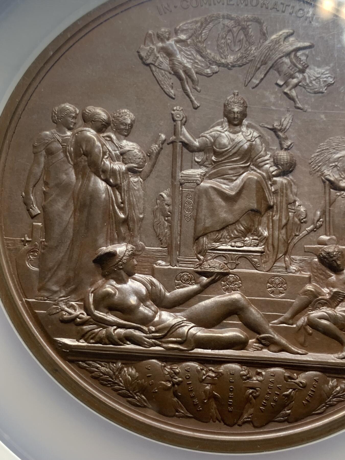 《竞宝斋》第292场- 周日，周一  2场连拍 （全场包邮） NGC MS63BN 英国1887年维多利亚女王登基50周年纪念铜章 直径75的超大经典铜章。