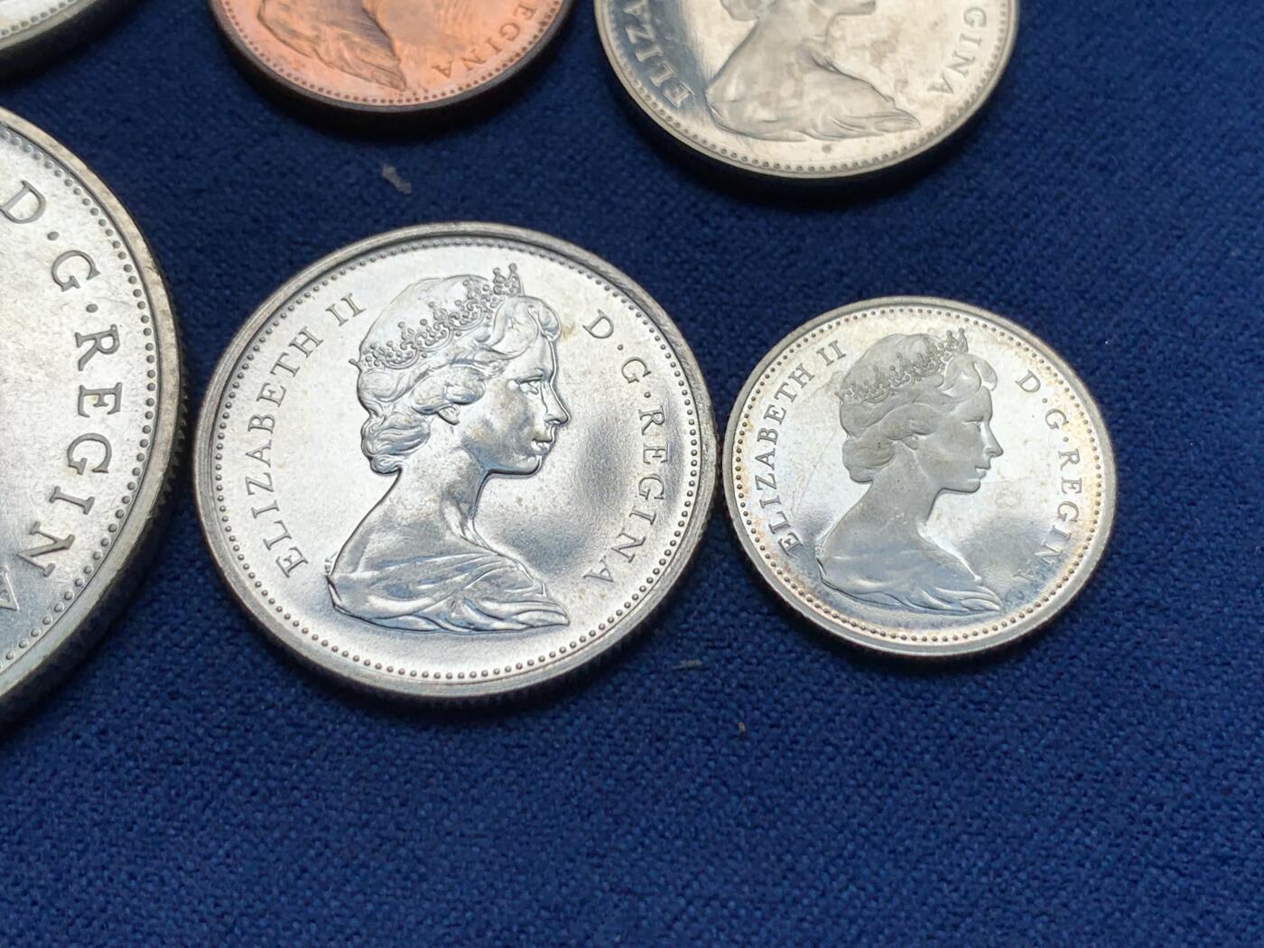 《竞宝斋》第292场- 周日，周一  2场连拍 （全场包邮） 加拿大1965银套币 四银