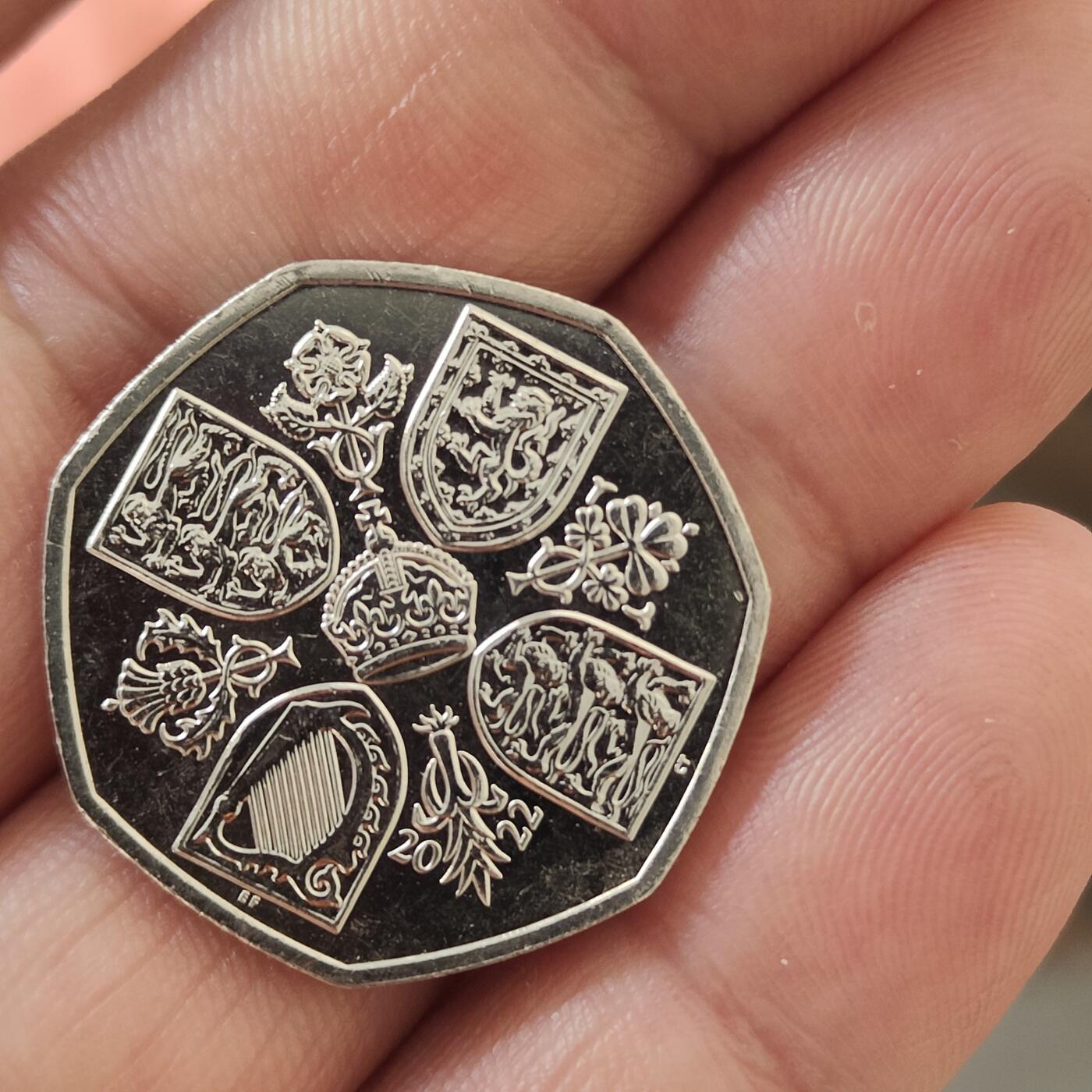 英雄古币捡漏专场第一期无押金可累计捡漏，全场50包邮，偏远地区除外。 英国