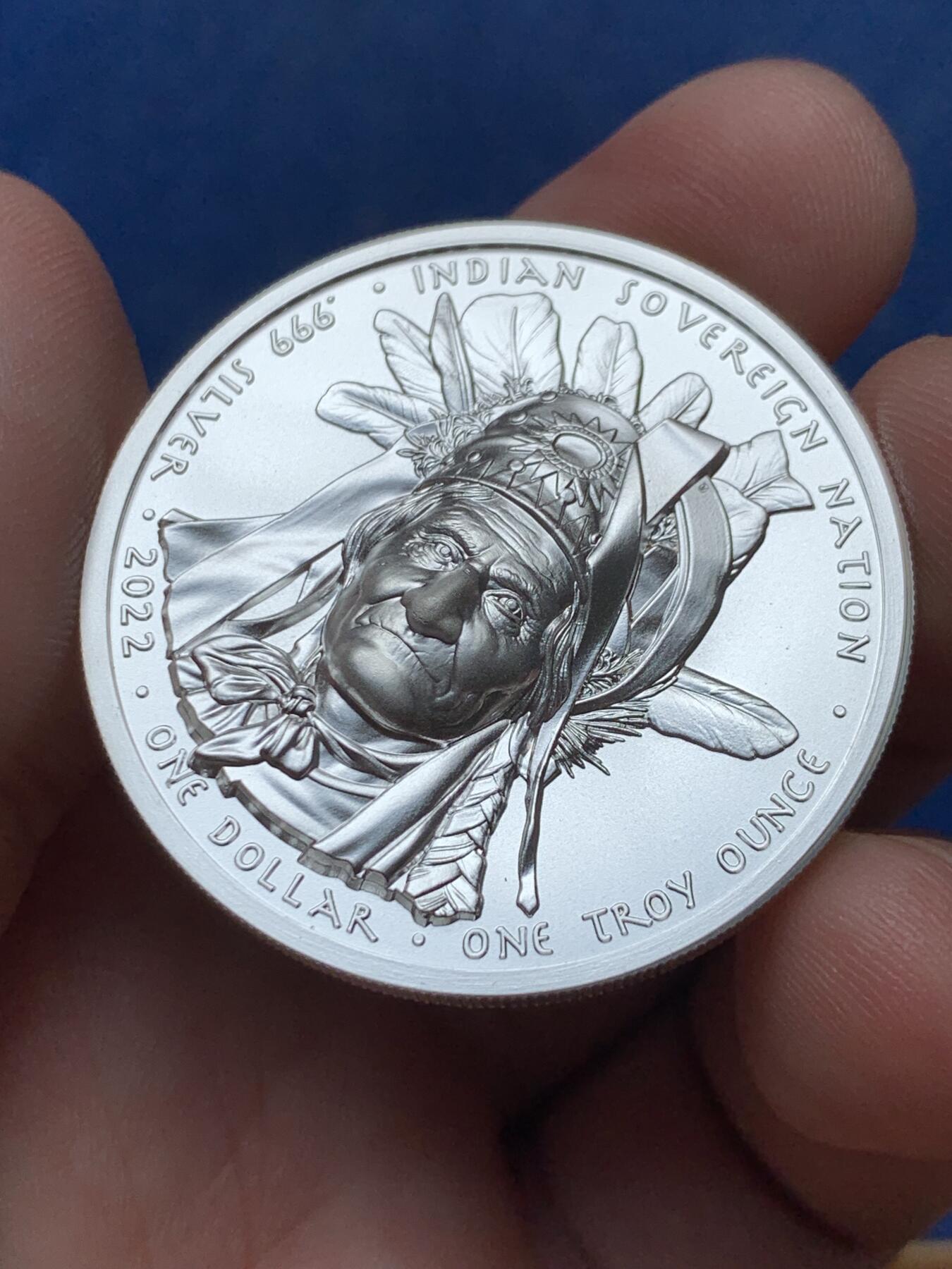 《竞宝斋》第292场- 周日，周一  2场连拍 （全场包邮） 美国2022年发行的印第安酋长系列2“杰罗尼莫”1美元纪念银币 1盎司 超高浮雕工艺 限量2500枚