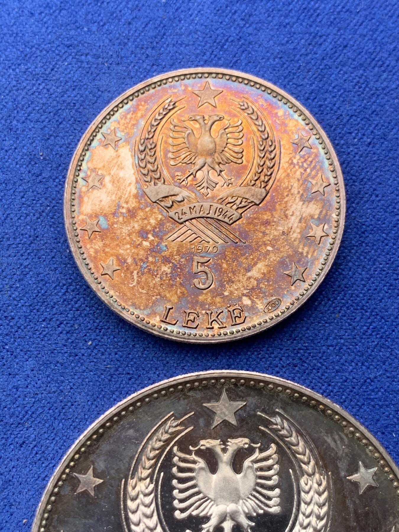 《竞宝斋》第292场- 周日，周一  2场连拍 （全场包邮） 3枚一组 阿尔巴尼亚斯坎德培精制纪念银币 1970版（发行量仅500套）