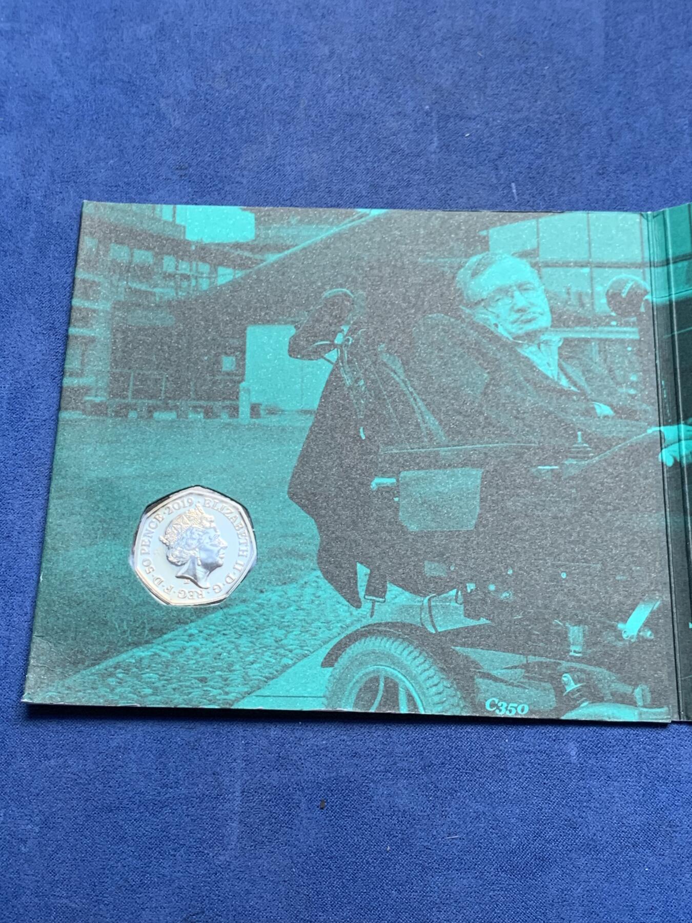 《竞宝斋》第292场- 周日，周一  2场连拍 （全场包邮） 2019英国皇家造币厂霍金黑洞50便士铜镍合金钱币