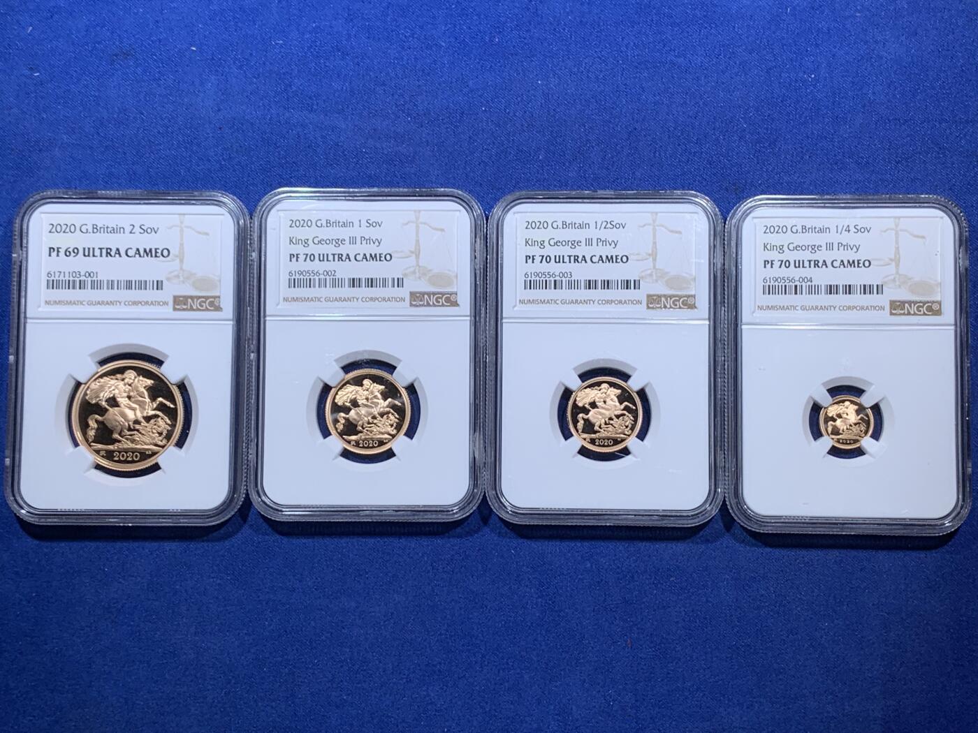 《竞宝斋》第292场- 周日，周一  2场连拍 （全场包邮） NGC PF69-70UC 英国 2020年 乔治三世200周年纪念索维林金币（4枚马剑金币套装总重30克，带钢琴漆木质原盒，限量600套，金价高企错过可惜！）