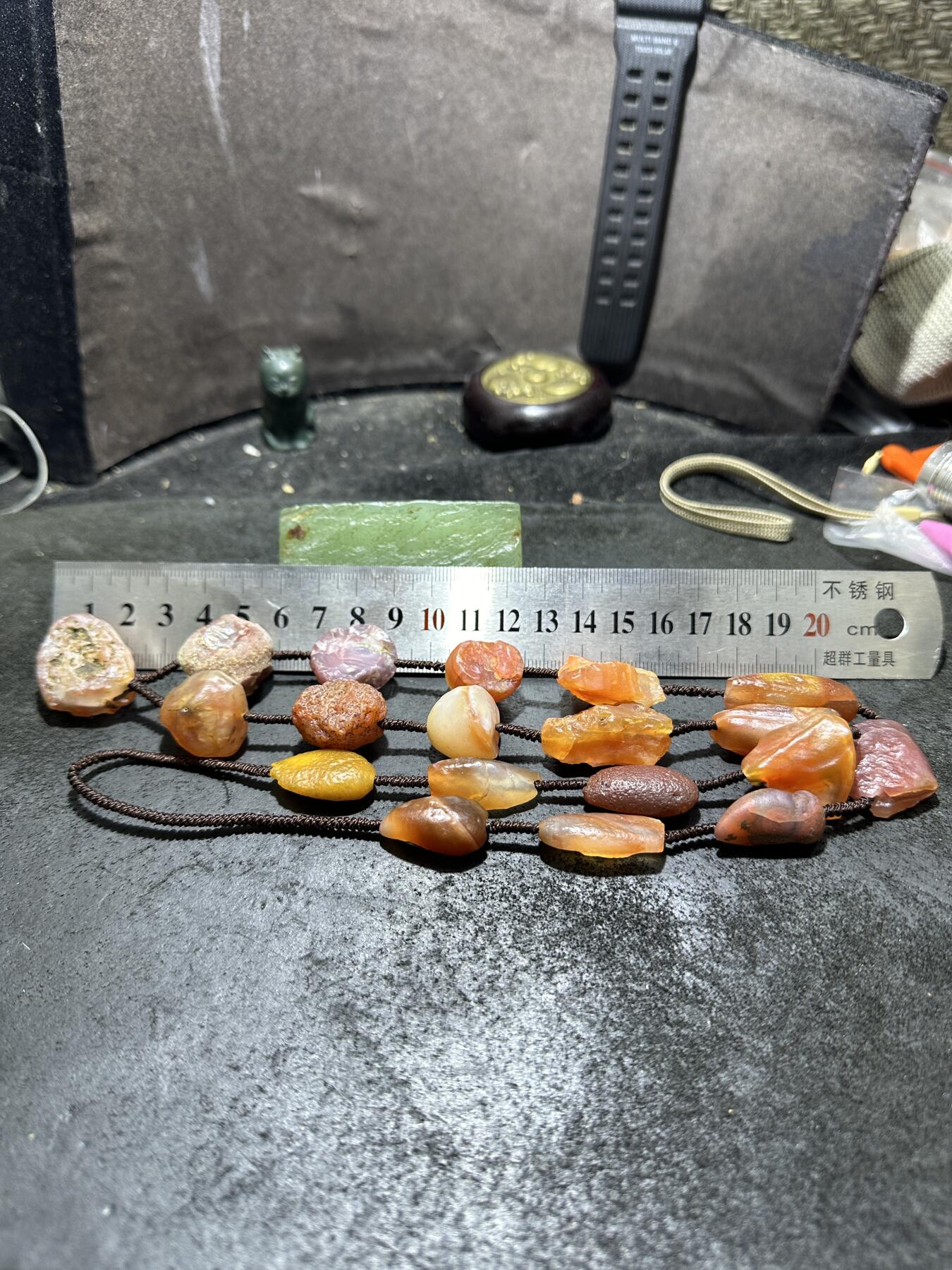 精美戈壁大颗粒紫罗兰玛瑙原石项链一条！，