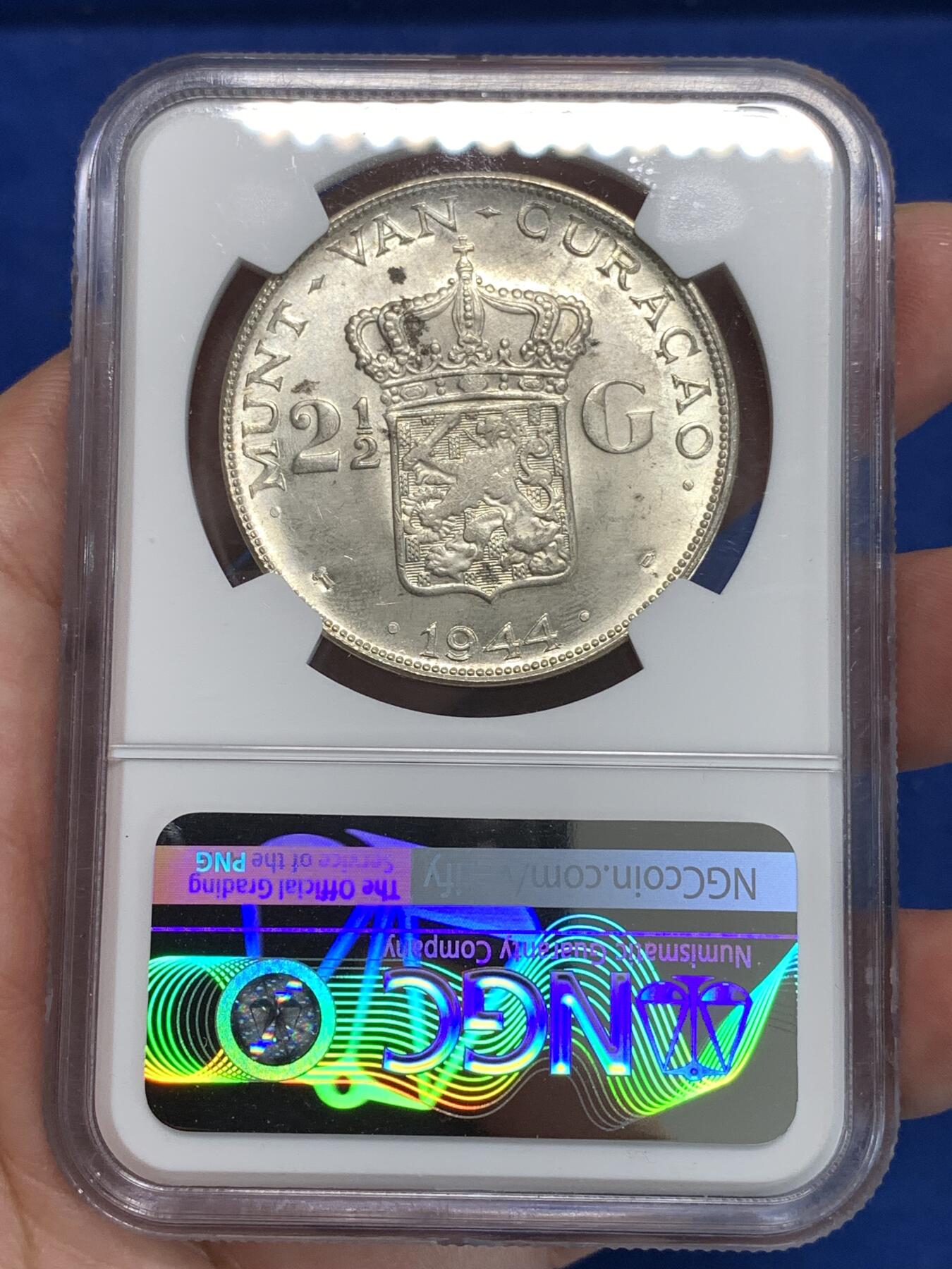 《竞宝斋》第292场- 周日，周一  2场连拍 （全场包邮） NGC MS63 荷属库拉索1944D威廉明娜2.5盾大银币