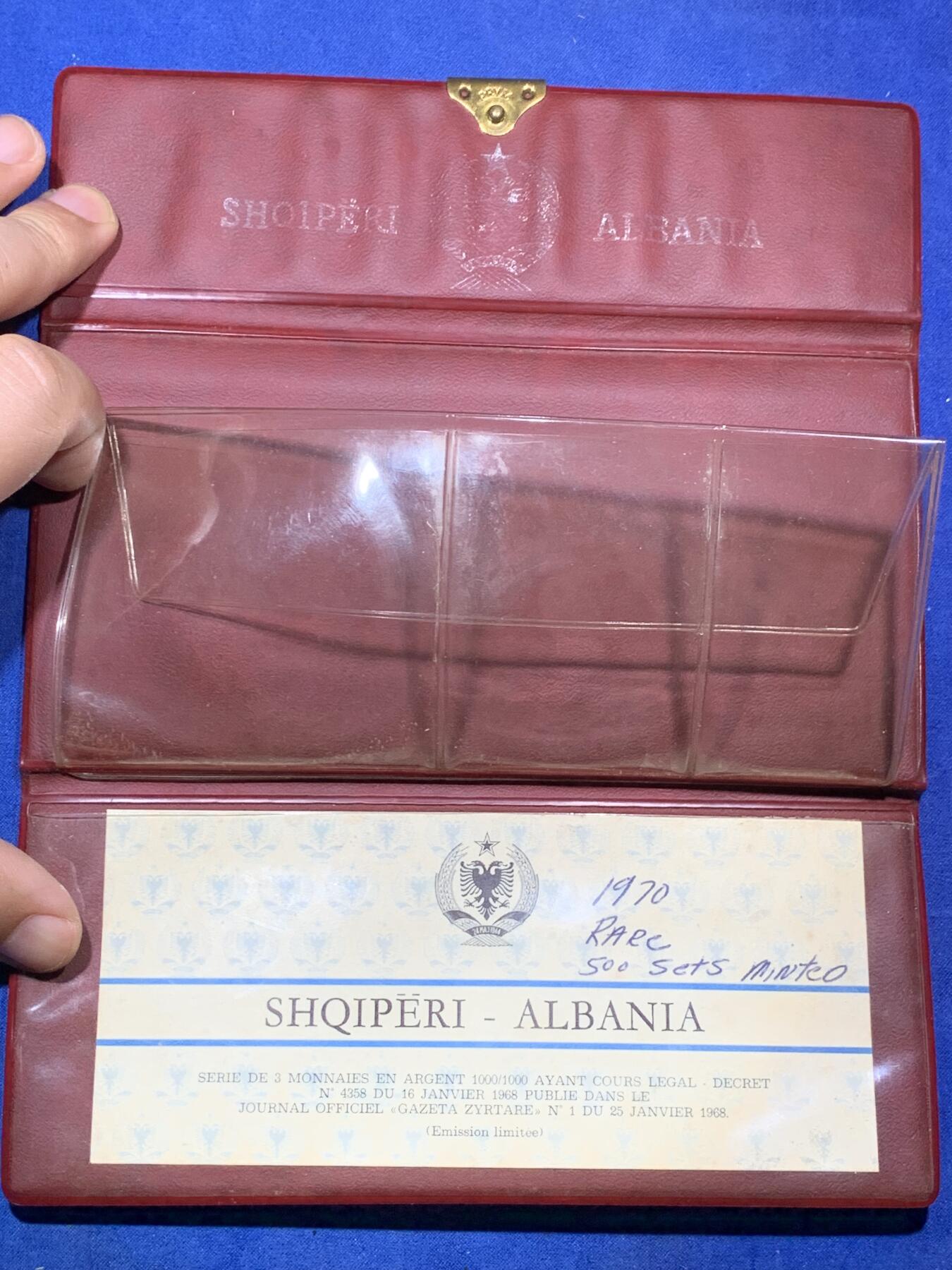 《竞宝斋》第292场- 周日，周一  2场连拍 （全场包邮） 3枚一组 阿尔巴尼亚斯坎德培精制纪念银币 1970版（发行量仅500套）