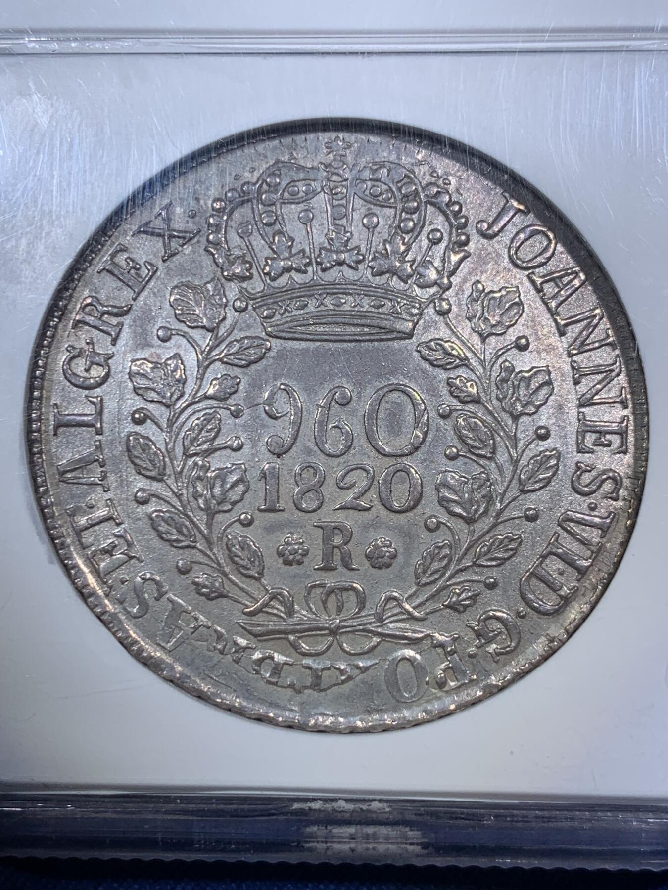 《竞宝斋》第292场- 周日，周一  2场连拍 （全场包邮） NGC MS62 葡属巴西1820年960瑞斯大银币 老盒老味道，打制清晰，币面清爽，不可多得