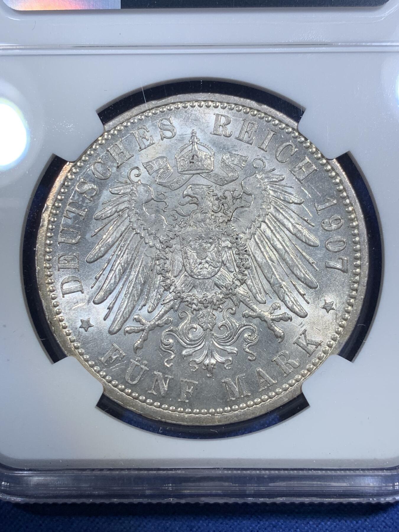 《竞宝斋》第292场- 周日，周一  2场连拍 （全场包邮） NGC MS62 德国普鲁士1907A威廉二世5马克银币