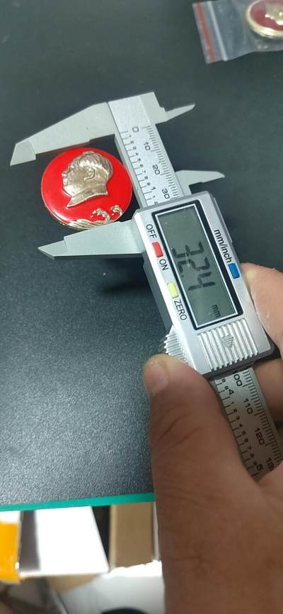 毛主席像章拍场，都是部队章 🔥🔥🔥🔥毛主席像章，32.4毫米，背面有铭文：铁道兵7659部队