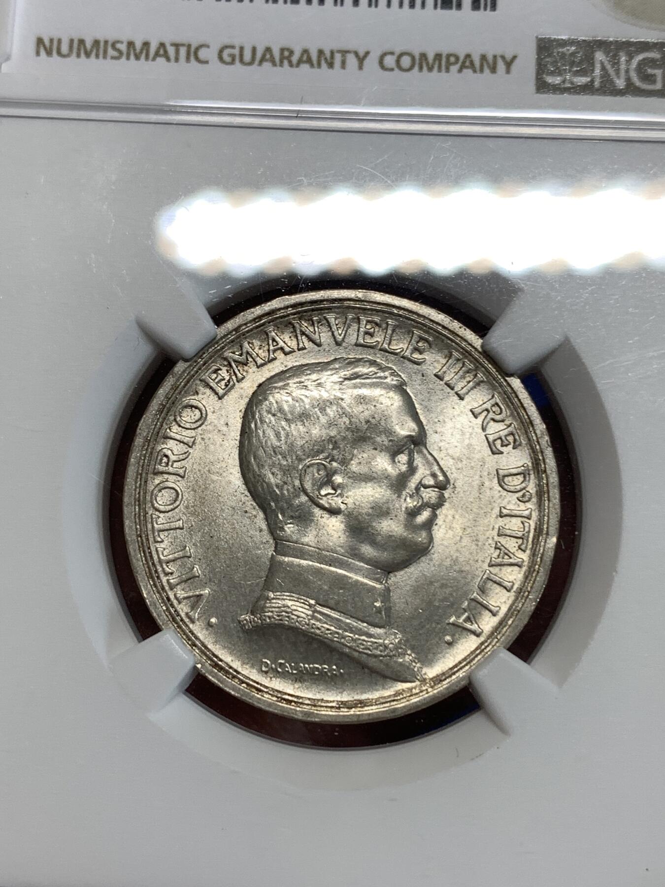 《竞宝斋》第292场- 周日，周一  2场连拍 （全场包邮） NGC MS63 意大利1915R埃曼努埃莱三世四驾马车2里拉银币