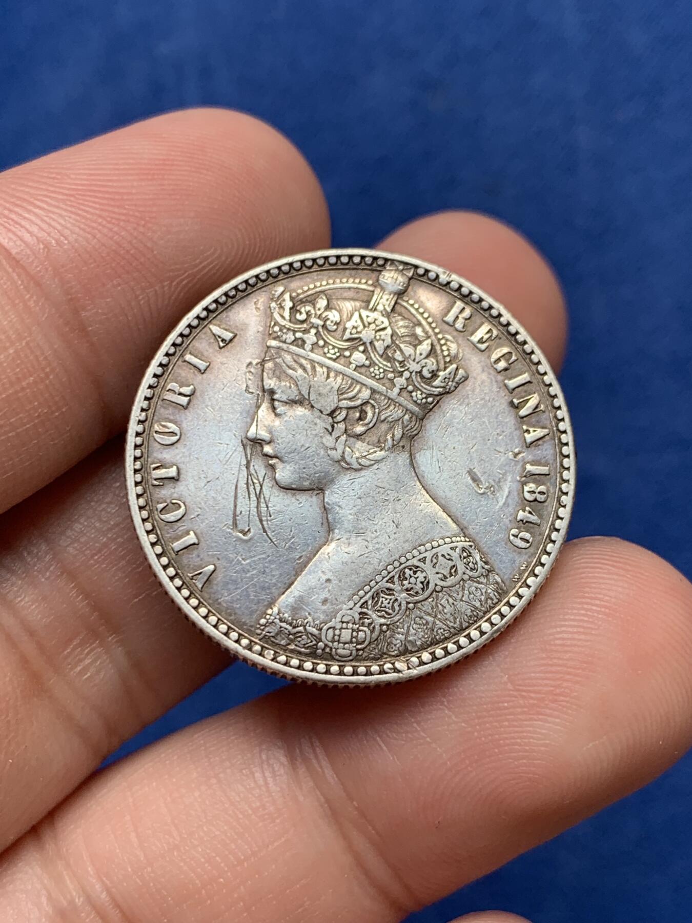 《竞宝斋》第292场- 周日，周一  2场连拍 （全场包邮） 英国 1849 无神 维多利亚女王1弗洛林银币