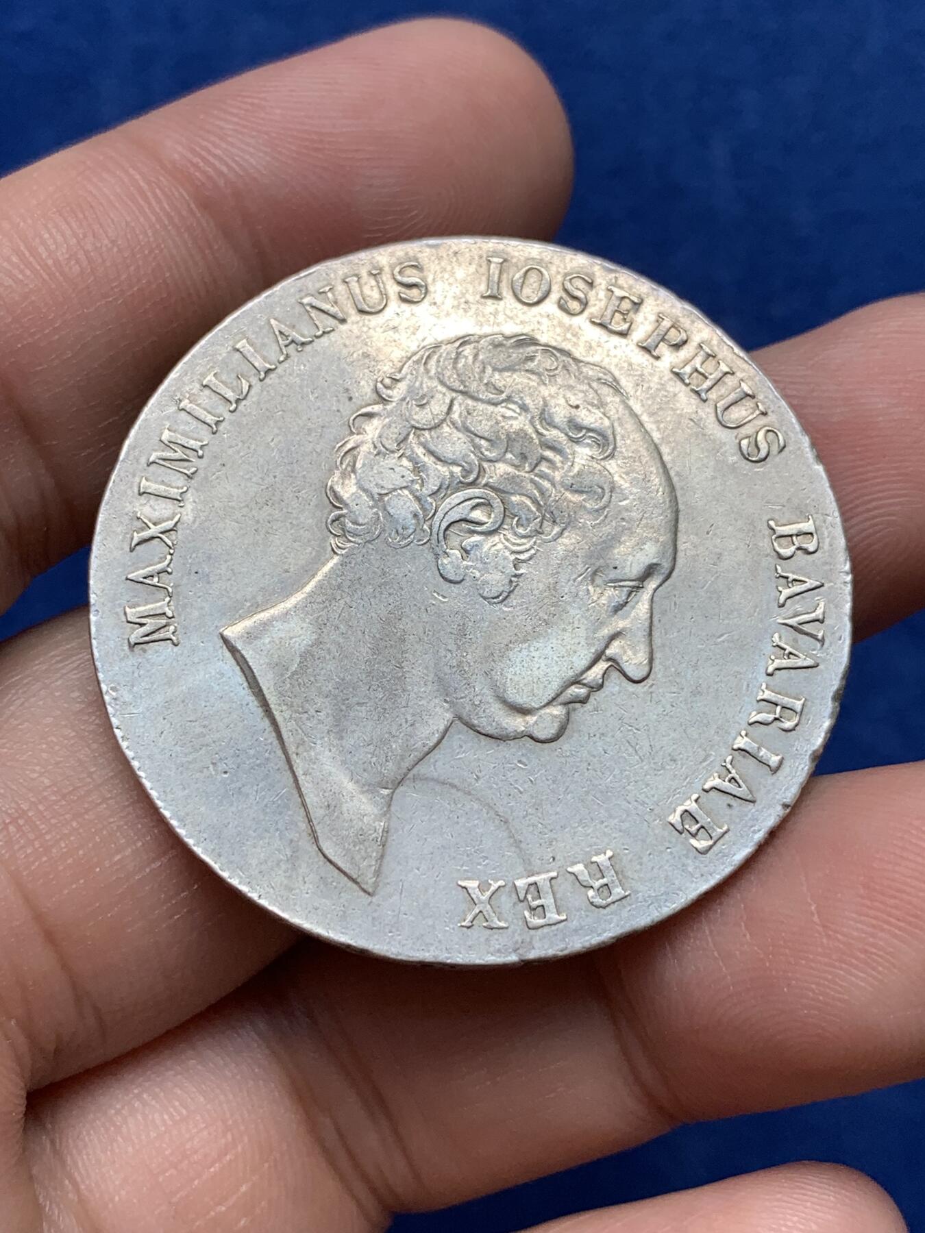 《竞宝斋》第292场- 周日，周一  2场连拍 （全场包邮） 德国巴伐利亚1816年马克西米利安双剑泰勒大银币 早期大规格 细节见图